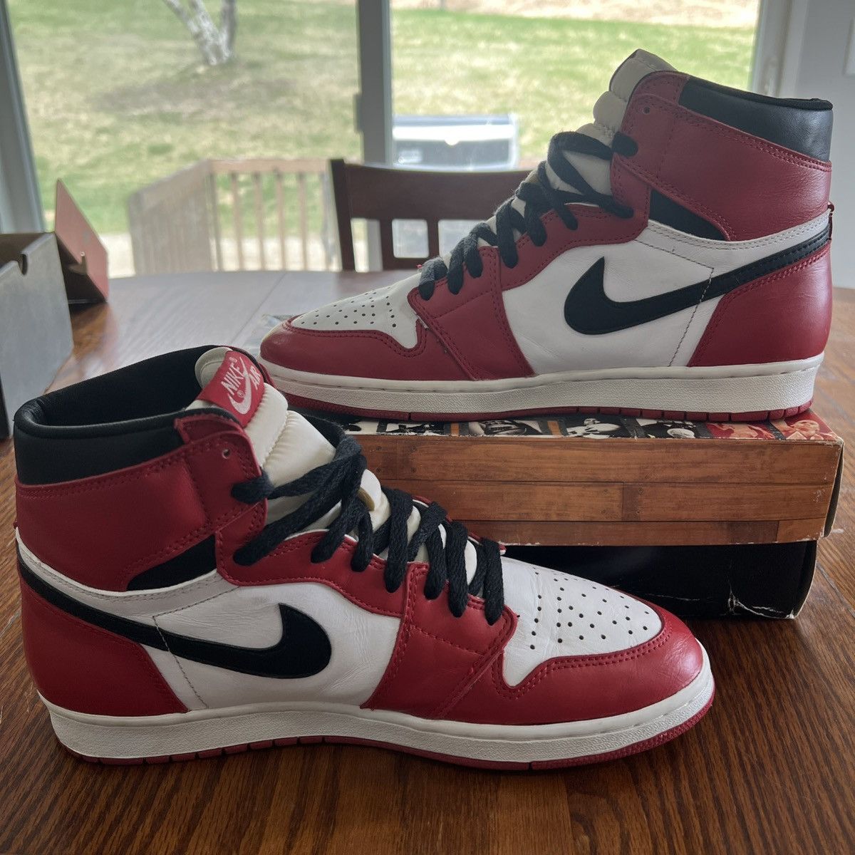 Jordan Brand 1994 Jordan 1 Retro Chicago Size US 11.5 / EU 44-45 - 4 Thumbnail