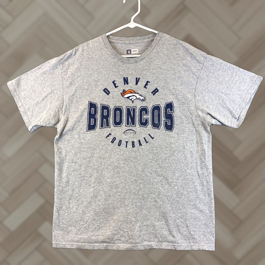 NFL VINTAGE Denver Broncos T-Shirt Graphic Shirt Men XL Gray 1990s NFL Football Mens XL Size US XL / EU 56 / 4 - 1 Thumbnail