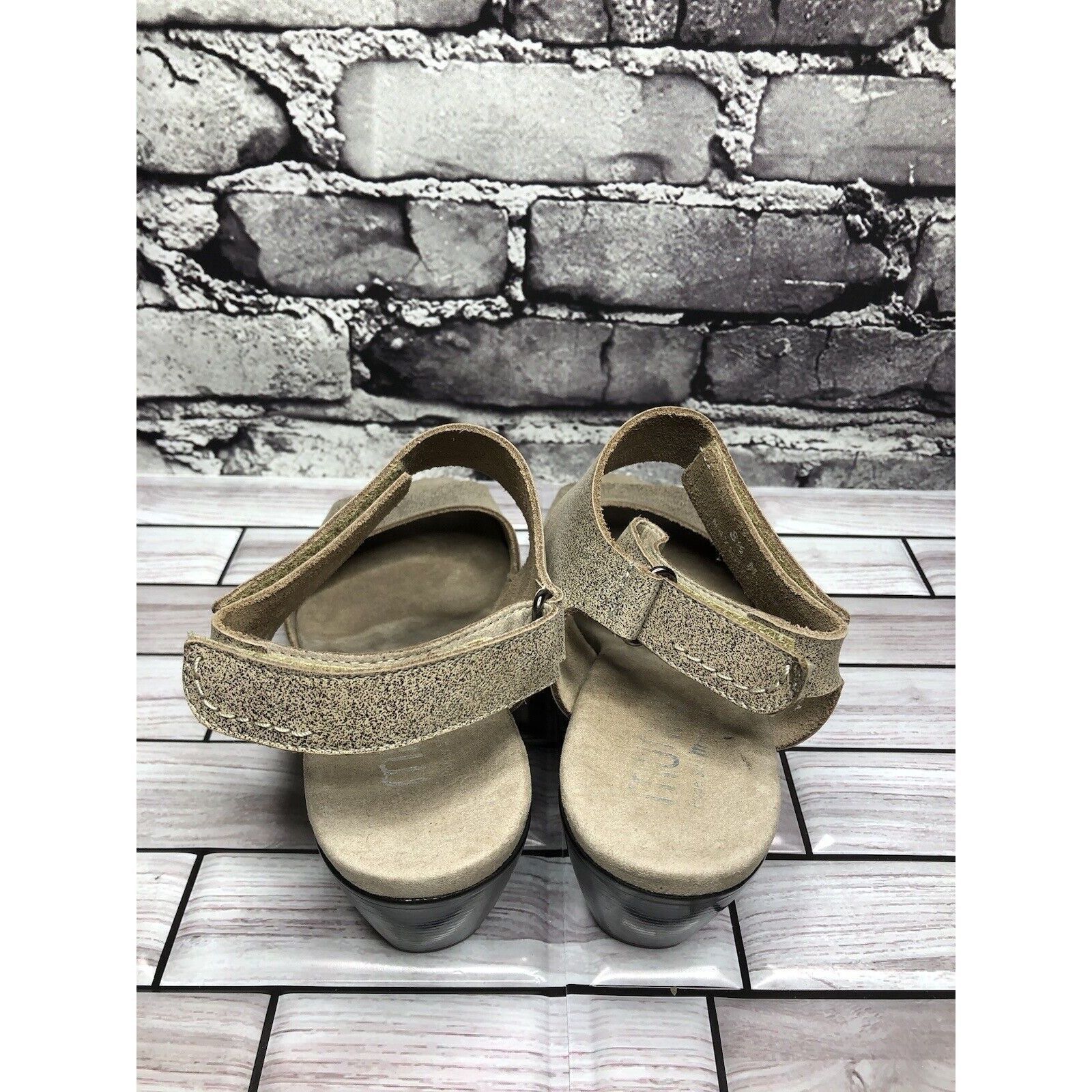 Other Munro American Taupe Shimmer Leather Strap Casual Heels Wom Size US 8.5 / IT 38.5 - 5 Thumbnail