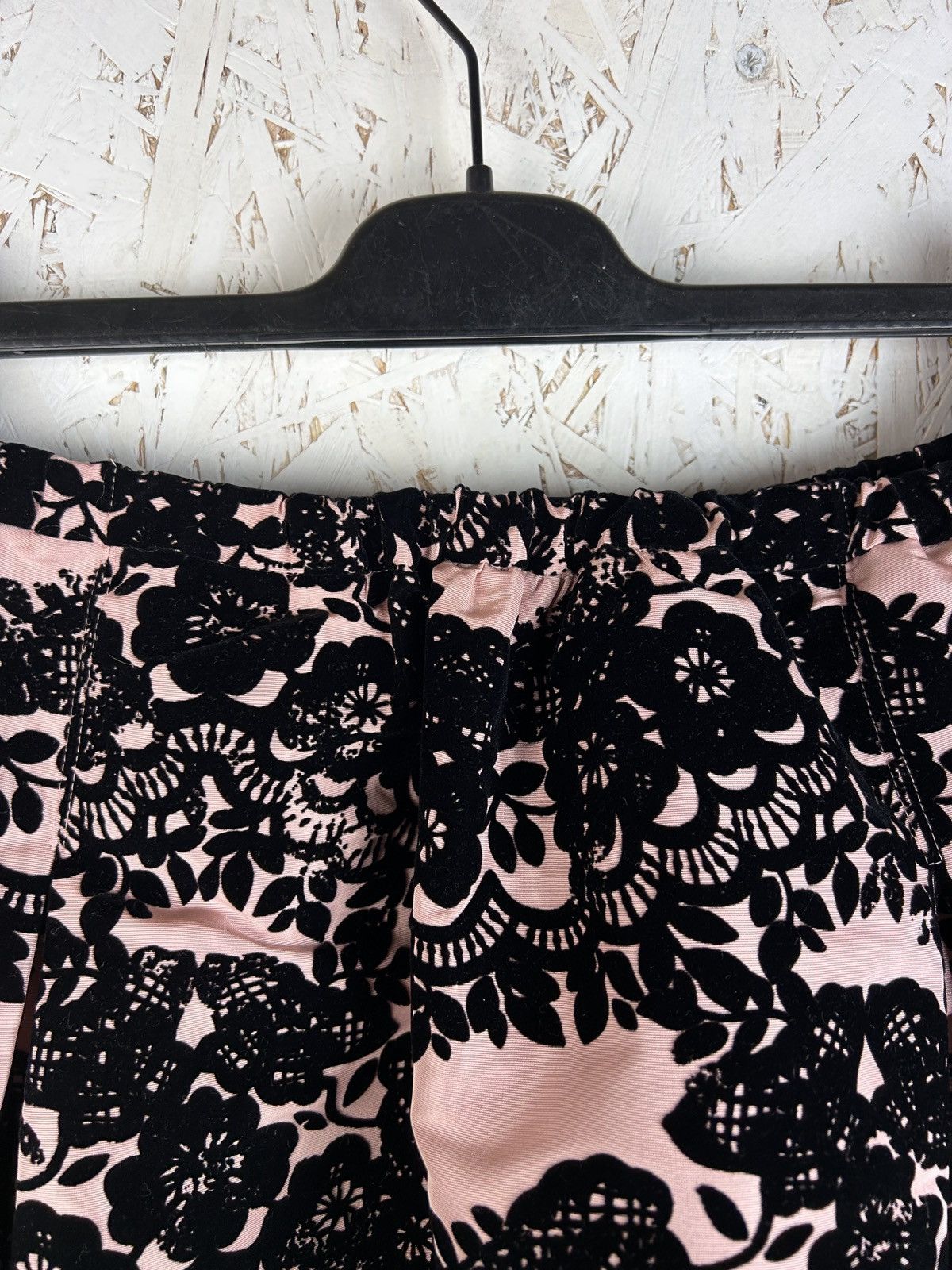 RED Valentino BNWT Valentino Red Velvet Lace Cute Design Skirt Size 26" / US 2 / IT 38 - 6 Thumbnail