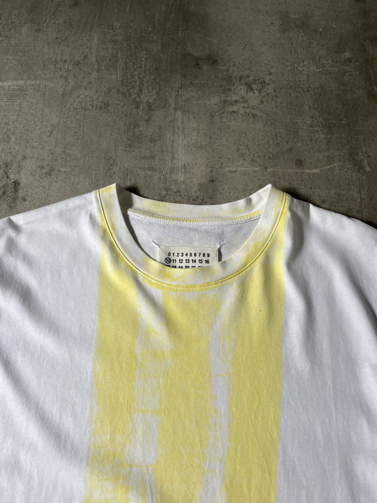 Maison Margiela Maison Margiela A/W 20 white T-shirt yellow stripe Size US M / EU 48-50 / 2 - 3 Thumbnail