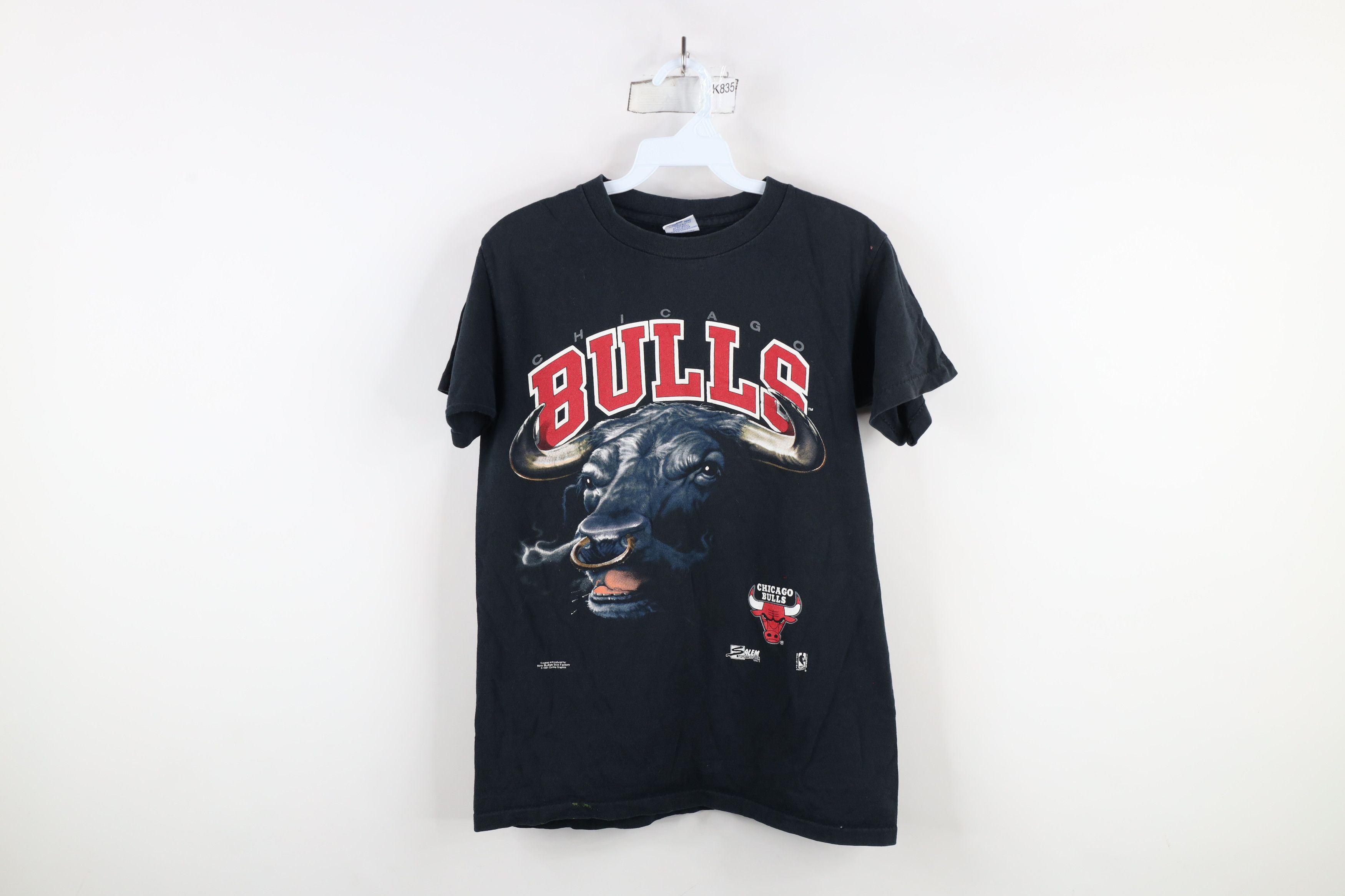 Vintage Vintage 90s Spell Out Chicago Bulls Basketball T-Shirt USA Size US S / EU 44-46 / 1 - 1 Thumbnail