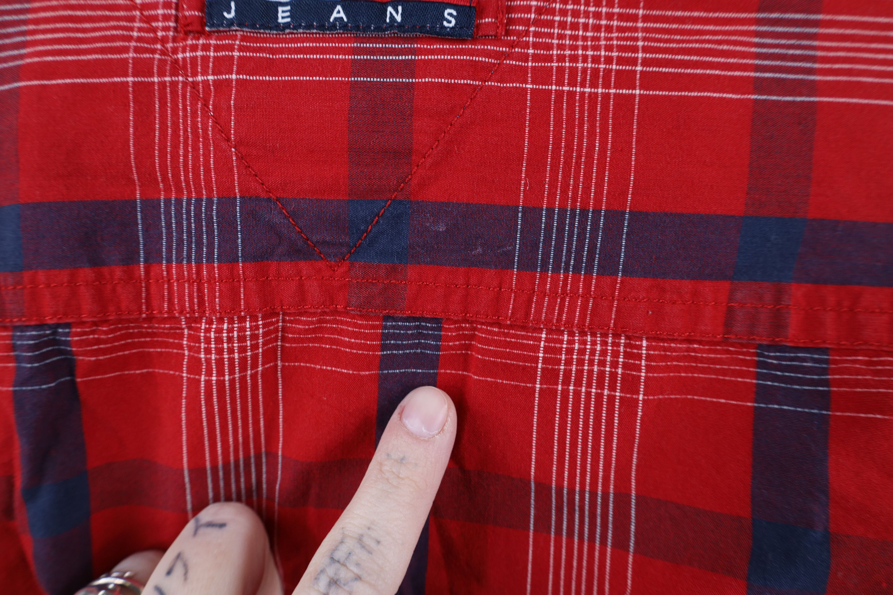 Tommy Hilfiger × Vintage Vintage 90s Tommy Hilfiger Spell Collared Board Button Shirt Size US XL / EU 56 / 4 - 10 Thumbnail