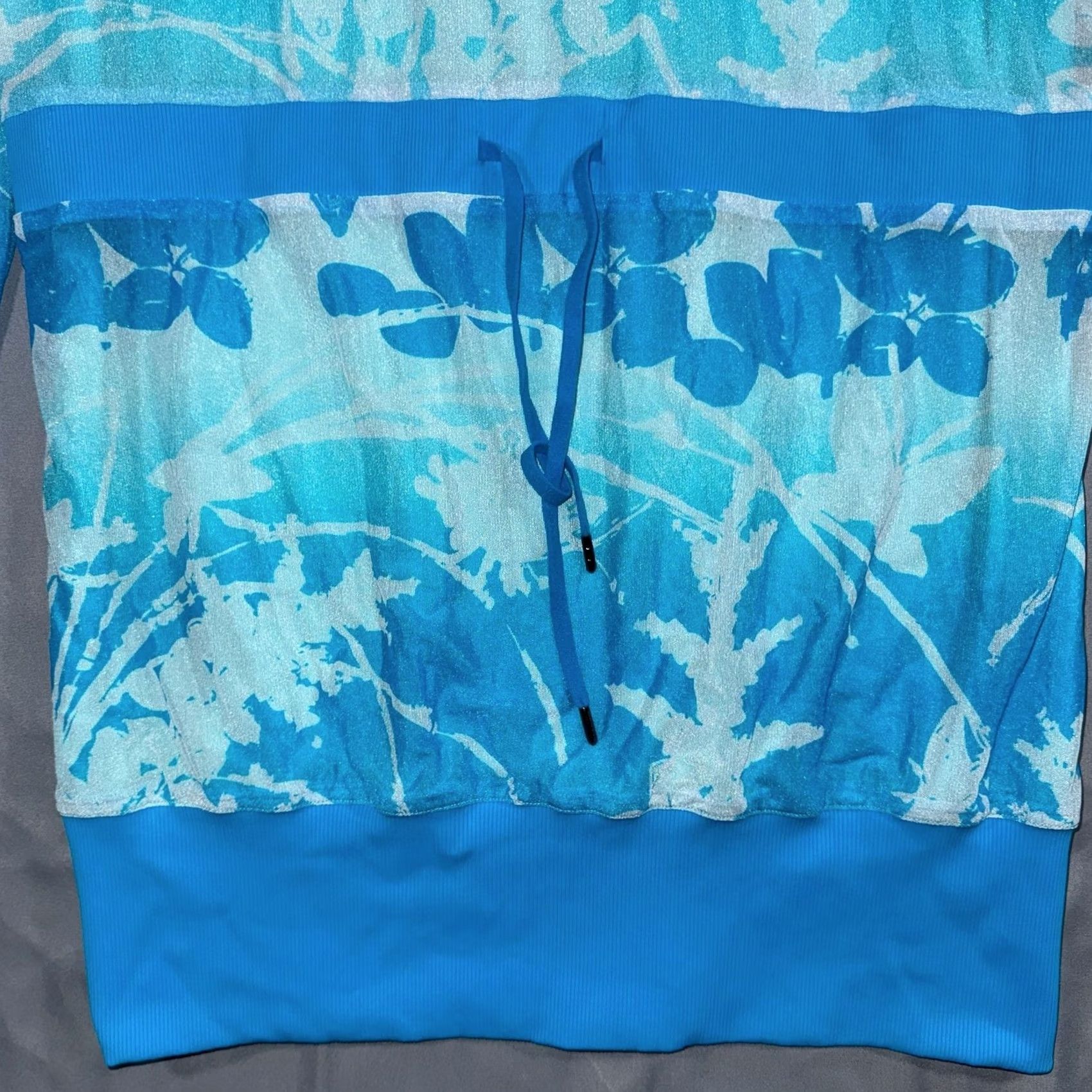 Lululemon Lululemon Reversible Raja Floral Track Jacket Women's Medium Blue Floral Zip Jacket Size M / US 6-8 / IT 42-44 - 7 Thumbnail