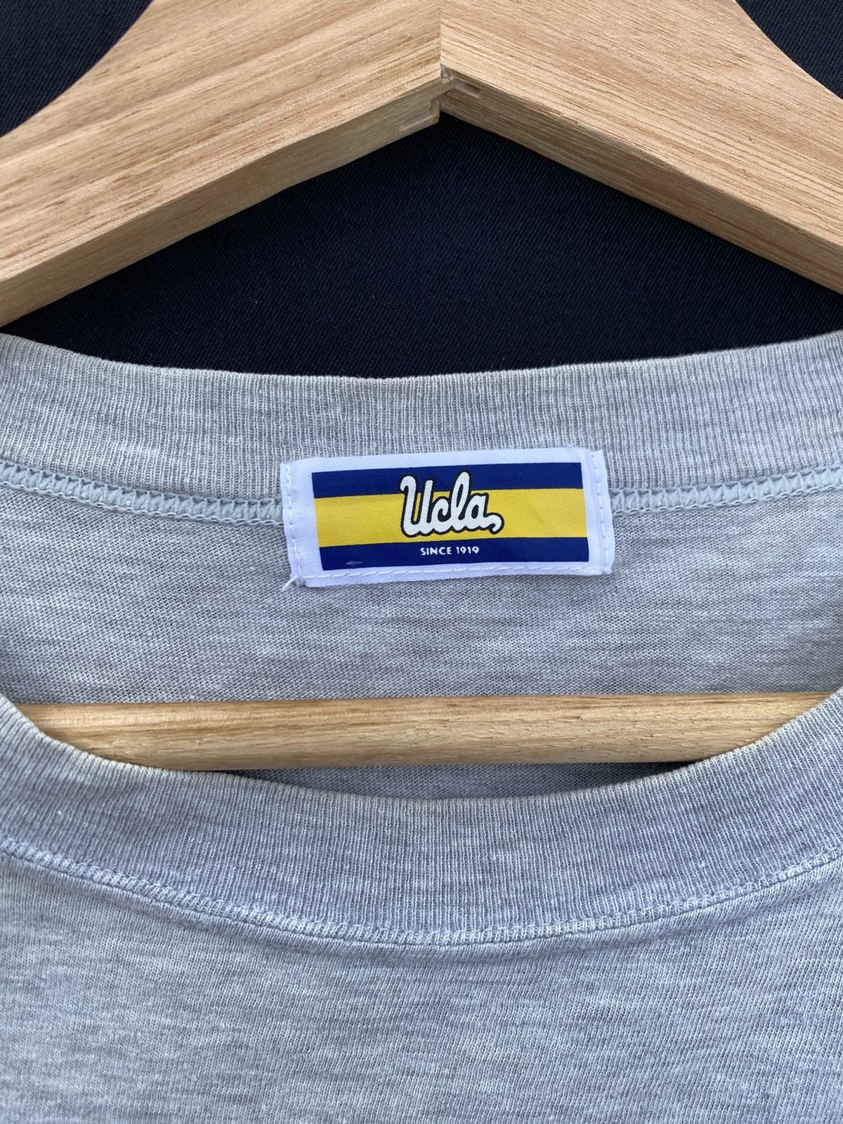 Vintage Rare Vintage UCLA Bruins Tshirt Size US L / EU 52-54 / 3 - 7 Thumbnail