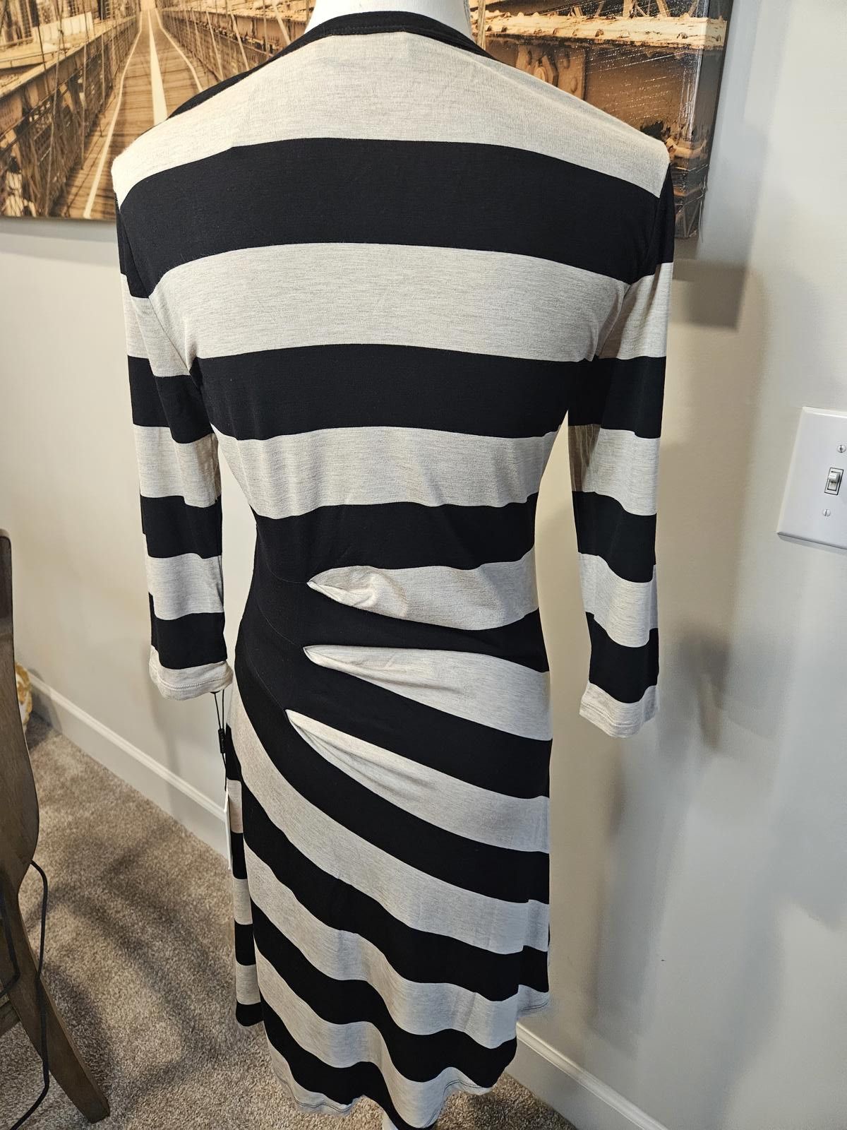 Calvin Klein Nwt Calvin Klein Striped Dress - Stylish Comfort Size M / US 6-8 / IT 42-44 - 3 Thumbnail