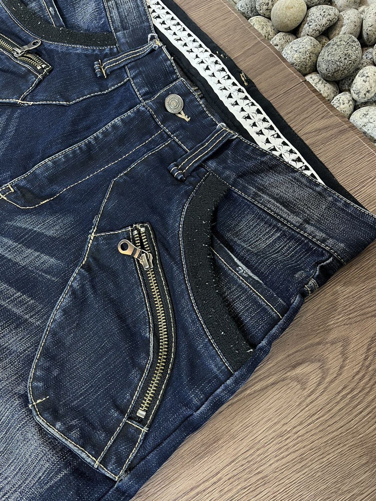 PPFM PPFM Curved Arch Distressed Denim Jeans Size US 33 - 9 Thumbnail
