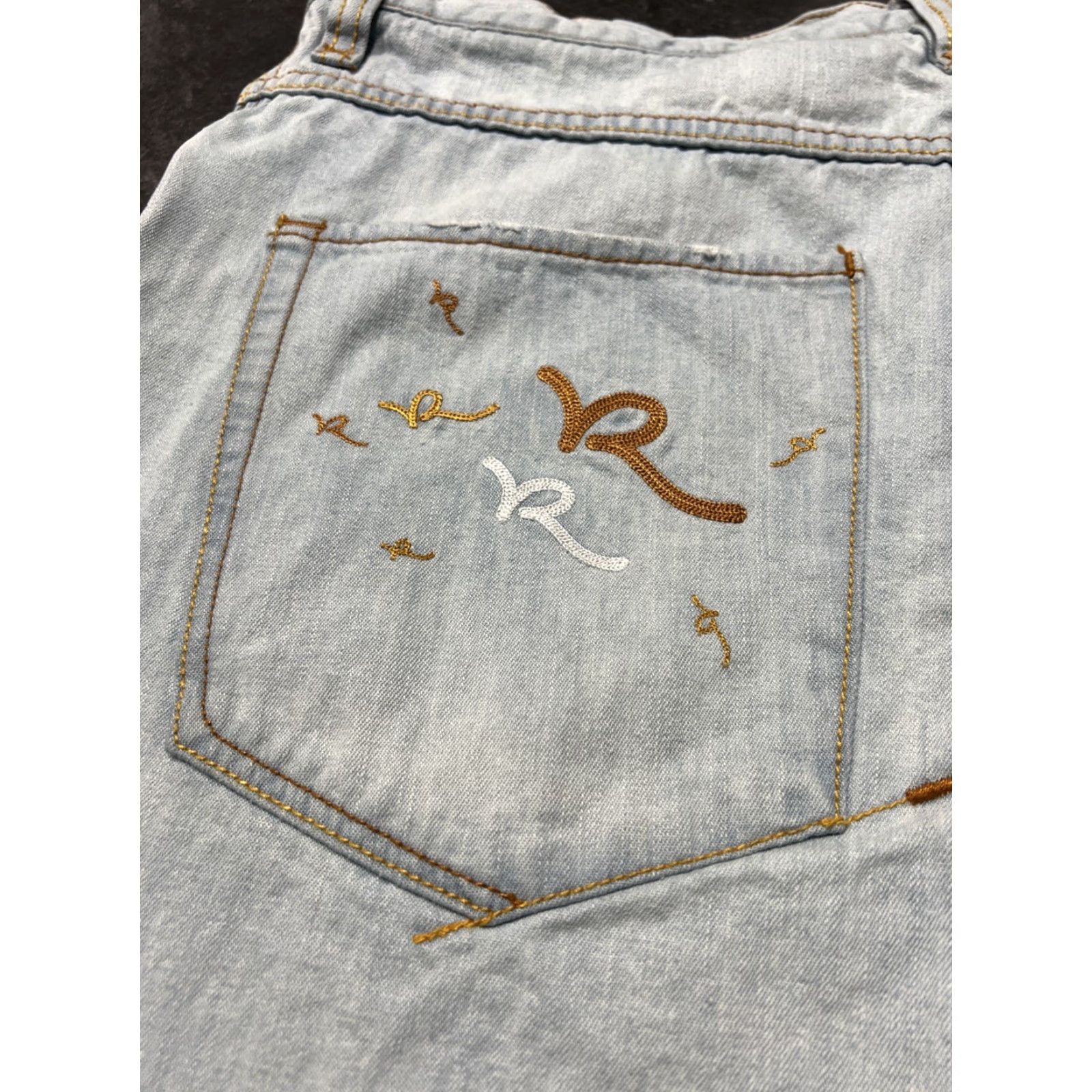Rocawear VINTAGE Rocawear Bermuda Shorts Mens 38 Light Denim Baggy 90s Grunge Blue Cotton Polyester Embroidered Casual Mens Size US 38 / EU 54 - 3 Thumbnail