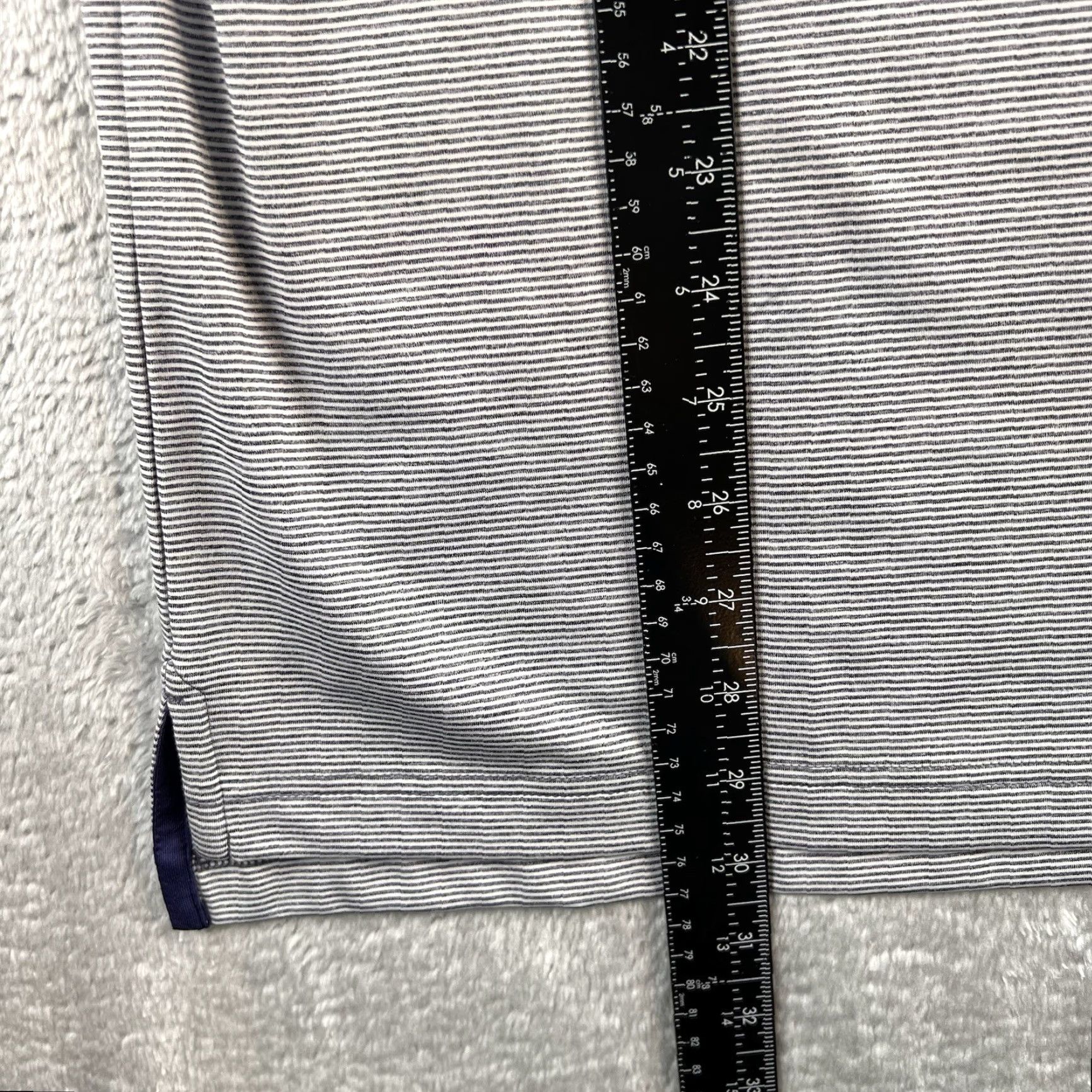 johnnie-O johnnie-O Polo Shirt Mens L Gray-Blue Striped Performance Golf UPF 50 Shirt Golf, Walking, Beach Mens Size US L / EU 52-54 / 3 - 5 Thumbnail