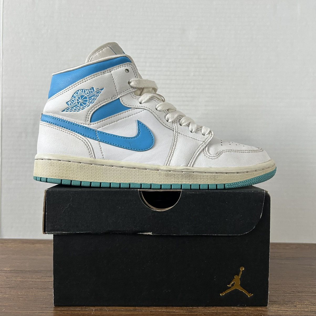 Jordan Brand Nike Air Jordan 1 Mid UNC Women's Size 8.5 Size US 8.5 / IT 38.5 - 1 Thumbnail