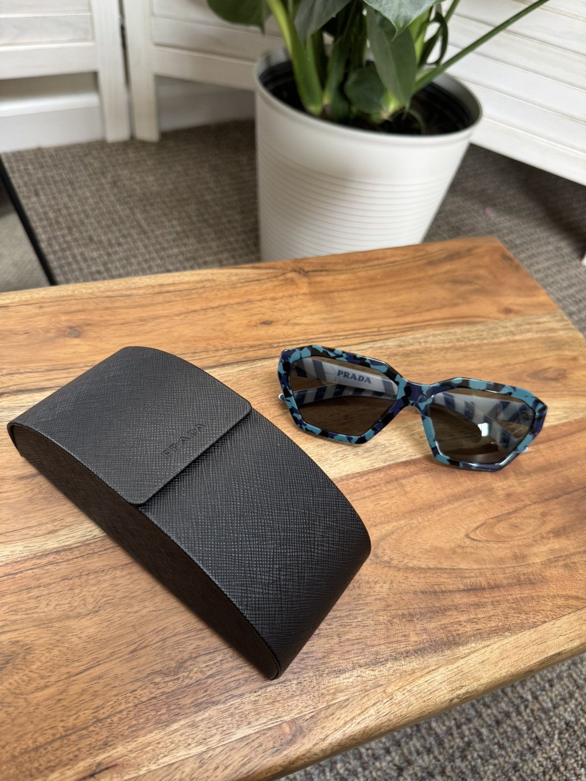 Prada Luxury Sunglasses Prada Luxury Size ONE SIZE - 3 Thumbnail