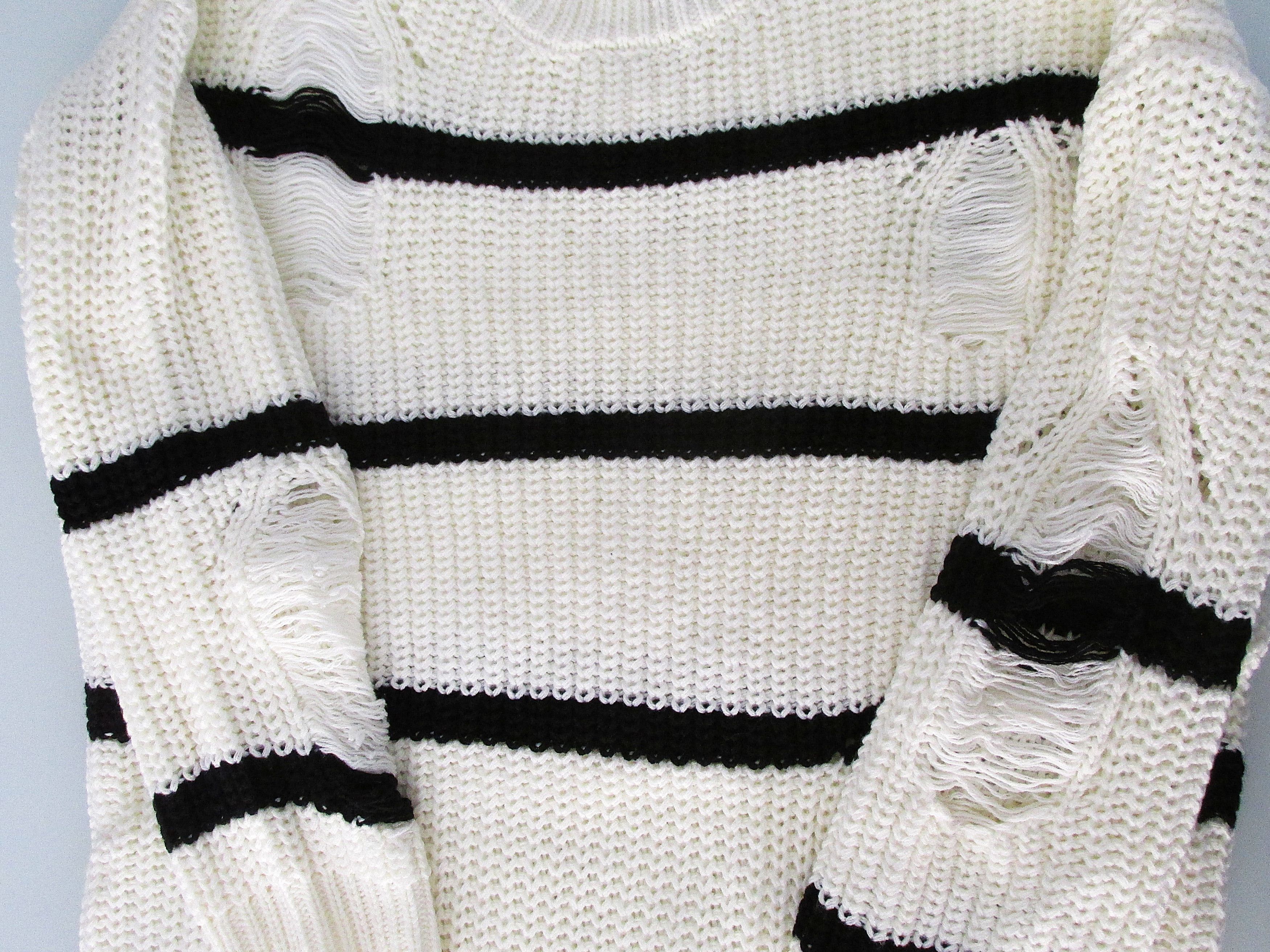 Forever 21 Forever 21 (NWT)Women's Distressed Sweater Size Medium Size M / US 6-8 / IT 42-44 - 4 Thumbnail