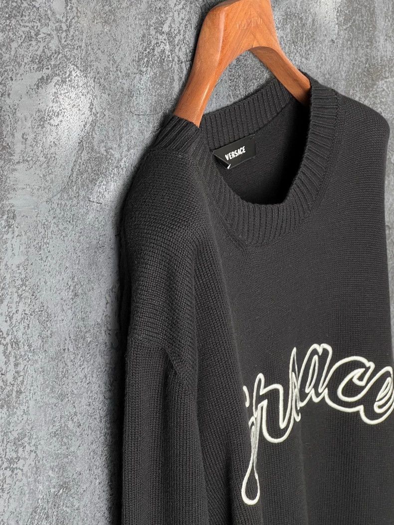 Versace Versace Letter-embroidered cotton sweater Size US S / EU 44-46 / 1 - 6 Thumbnail