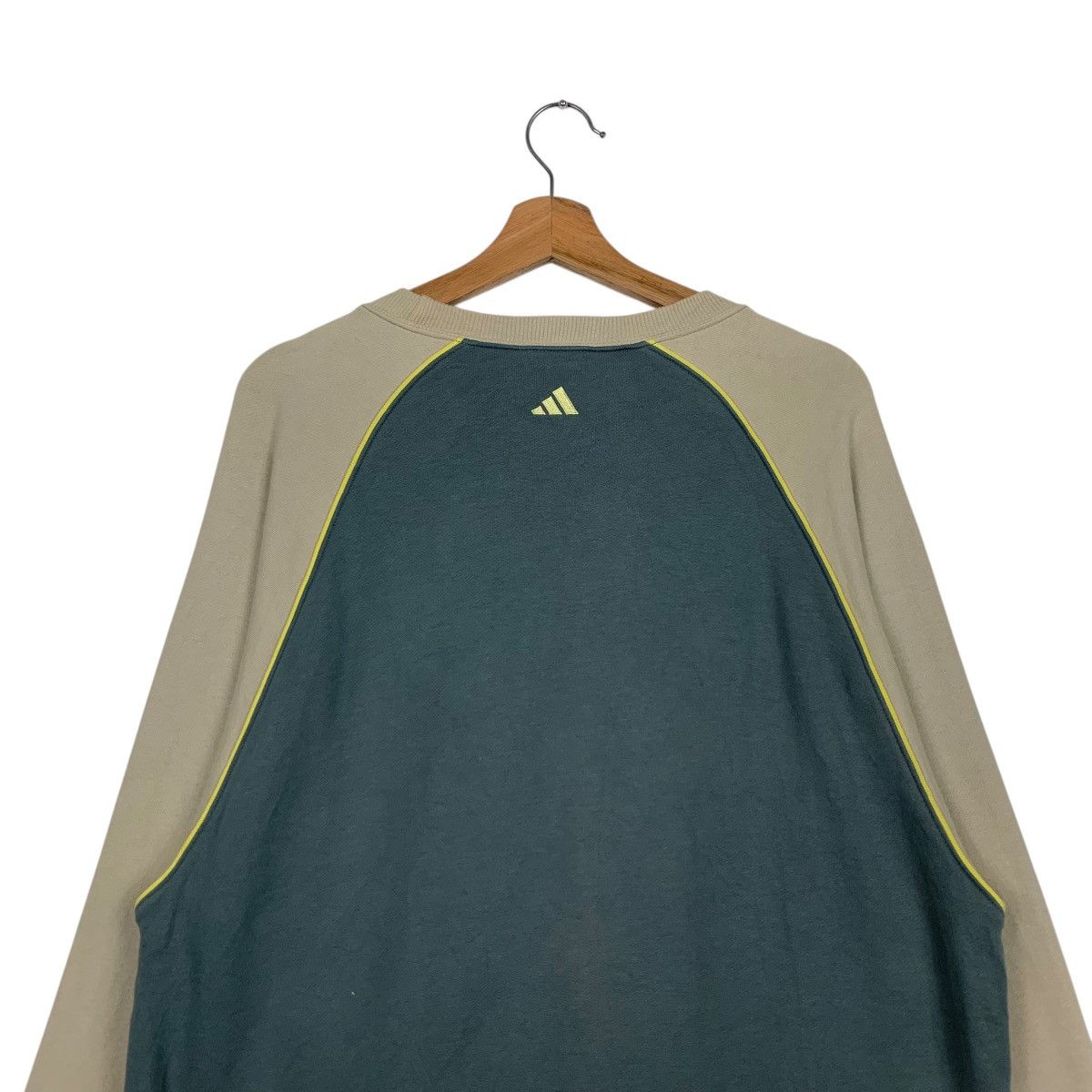 Adidas Vintage ADIDAS Embroidery Small Logo Sweatshirt #1740-C77 Size US L / EU 52-54 / 3 - 8 Thumbnail