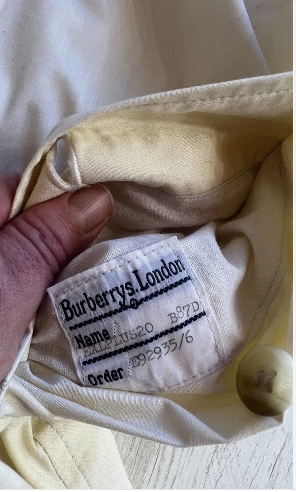 Burberry Burberry Burberrys Vintage Trench Coat Beige Belted L–XL Size US L / EU 52-54 / 3 - 7 Thumbnail