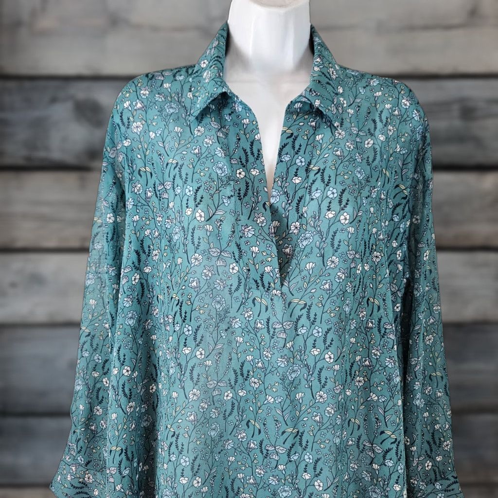 Vintage Cabi Blouse Shirt Womens Chase XS Blue Floral Long Sleeve Sheer, Collared, Regular, 22" Width, 25.5" Length, 27.5" Sleeves Size XS / US 0-2 / IT 36-38 - 1 Thumbnail