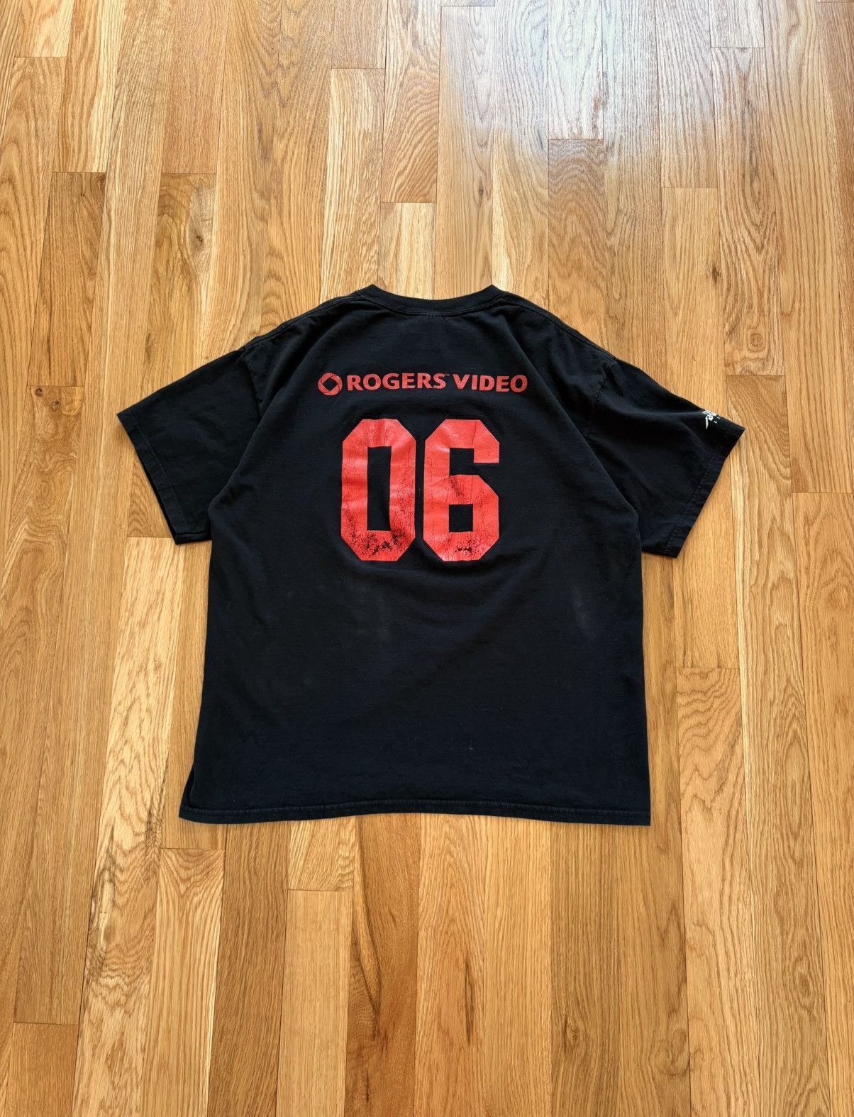 Gildan Lara Croft Tomb Raider Legend 2006 Promo Vintage Y2K Tee L Size US XL / EU 56 / 4 - 2 Thumbnail