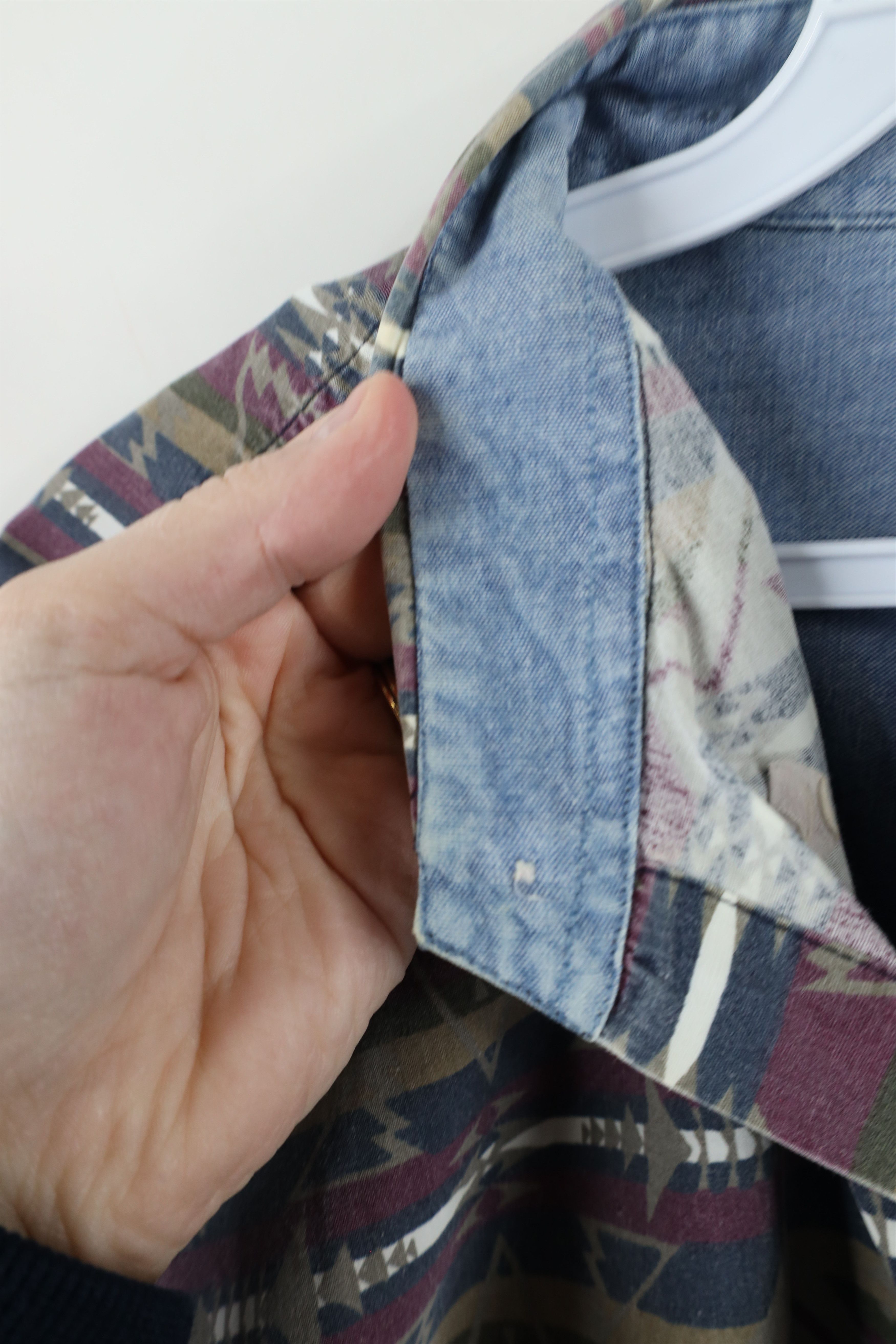 Vintage Vintage 90s Streetwear Stonewash Southwestern Button Shirt Size US L / EU 52-54 / 3 - 9 Thumbnail