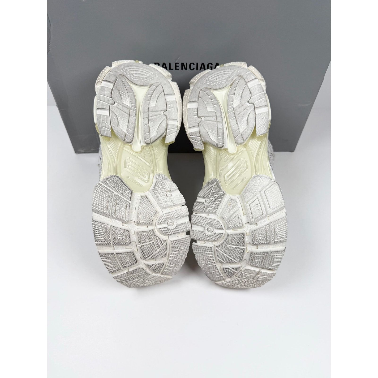 Balenciaga Size 40EU/7US - Balenciaga Runner Distressed High Top NEW Size US 7 / EU 40 - 7 Thumbnail