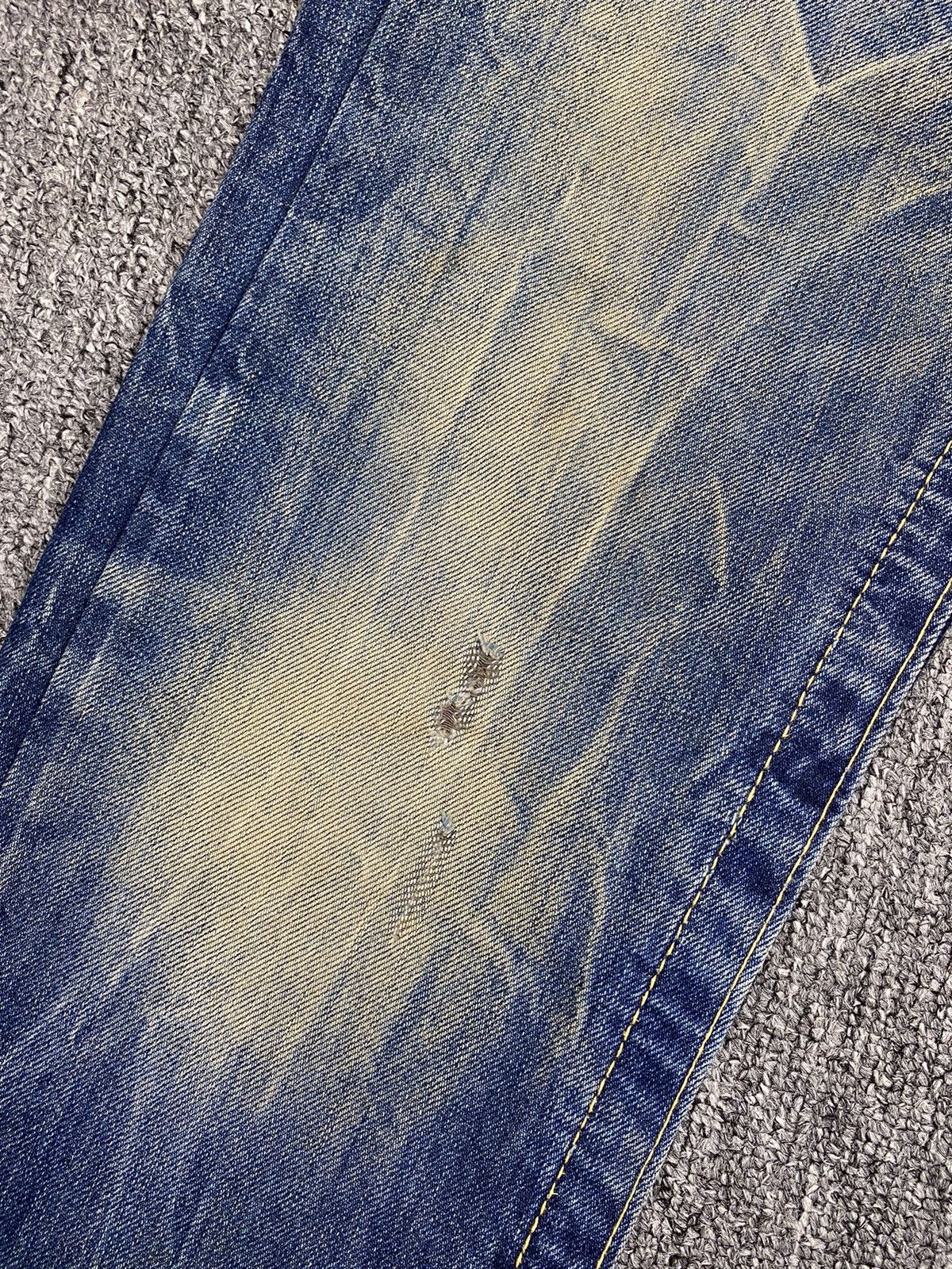 If Six Was Nine × Japanese Brand × Le Grande Bleu (L.G.B.) Distressed Redpepper Flare Jean Size US 30 / EU 46 - 3 Thumbnail
