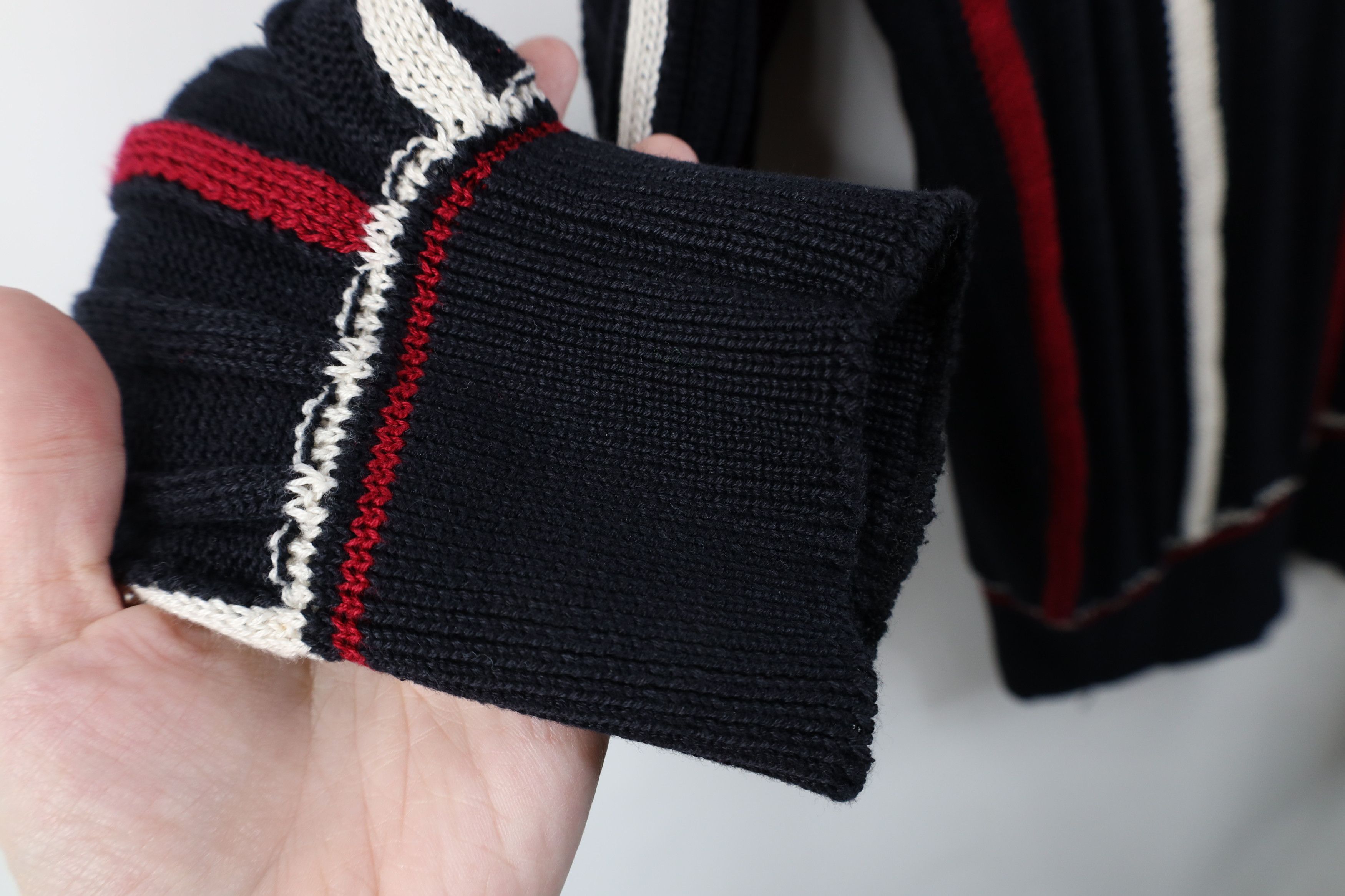 Vintage Vintage 90s Burberry Golf Knit Dapper V-Neck Sweater USA Size US L / EU 52-54 / 3 - 7 Thumbnail
