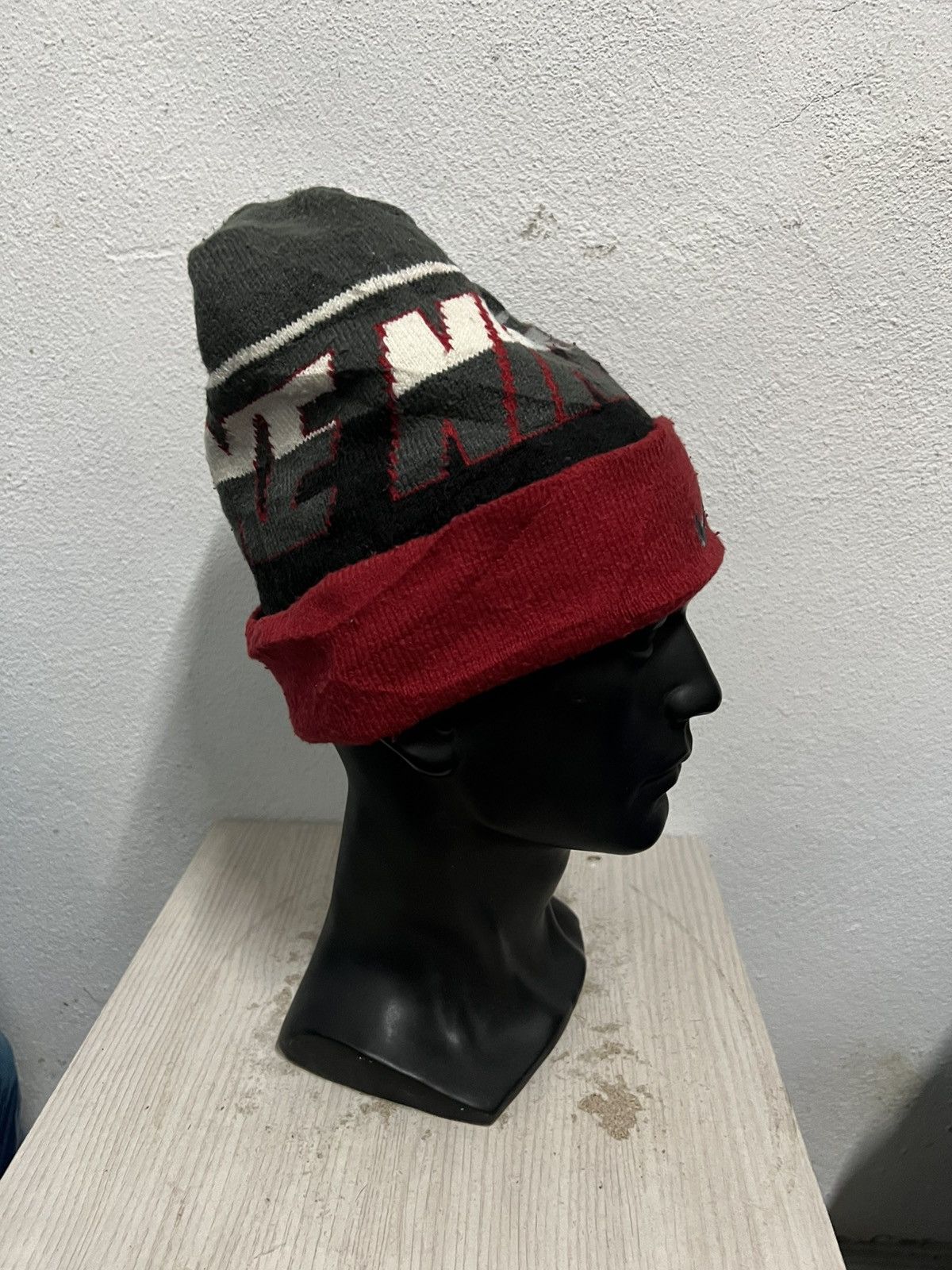 Nike Vintage Nike Swoosh Spell Out Beanie Hat Size ONE SIZE - 4 Thumbnail