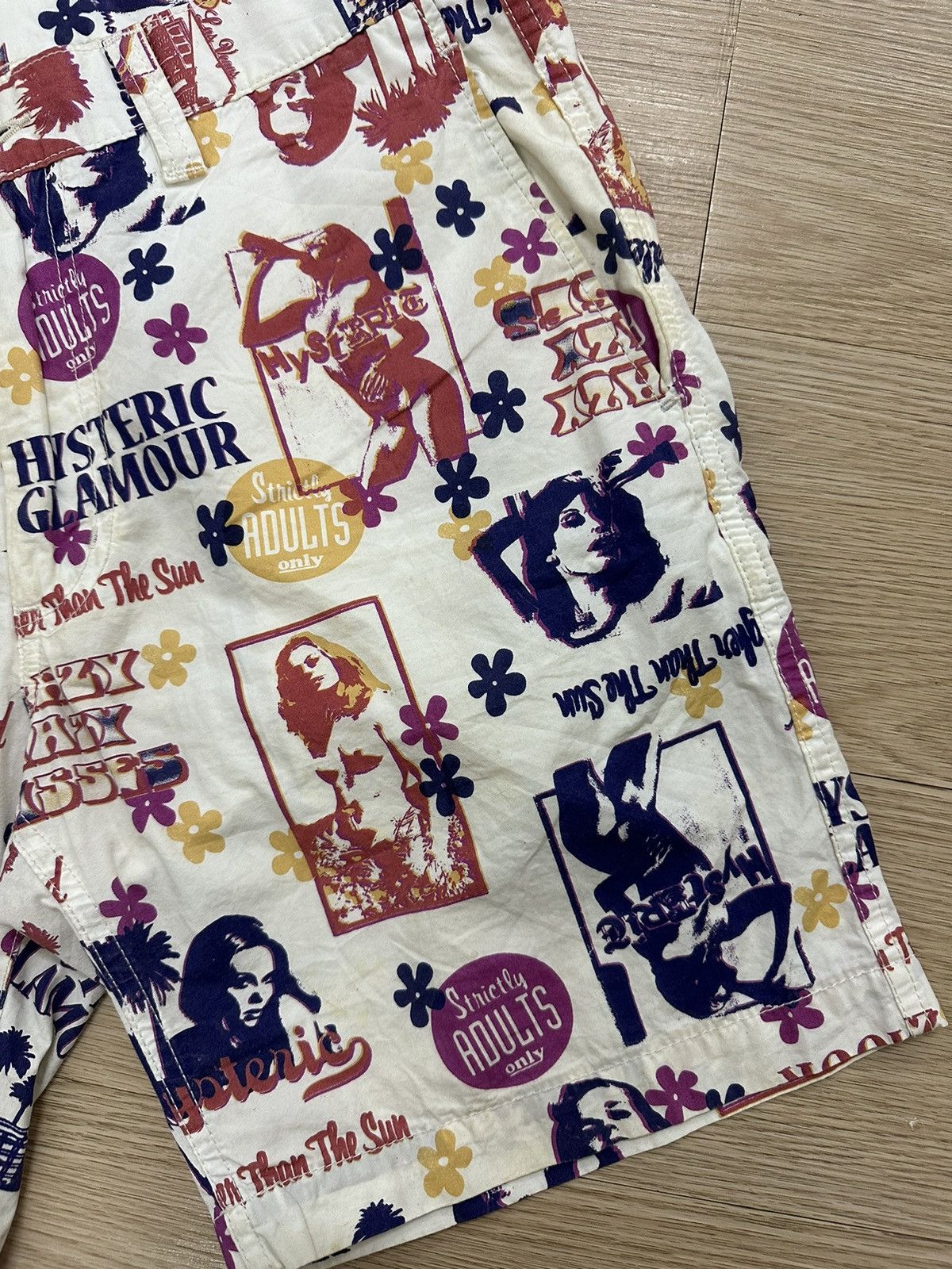 Hysteric Glamour Rare Beautiful Hysteric Glamour Sexy Girl Full Print Shorts Size US 33 - 5 Thumbnail