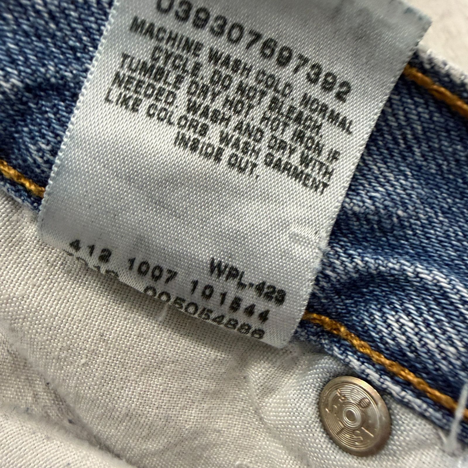 Vintage Vintage Levis 505 Jeans Men's 34x32 Blue Denim Regular Fit Size US 34 / EU 50 - 8 Thumbnail