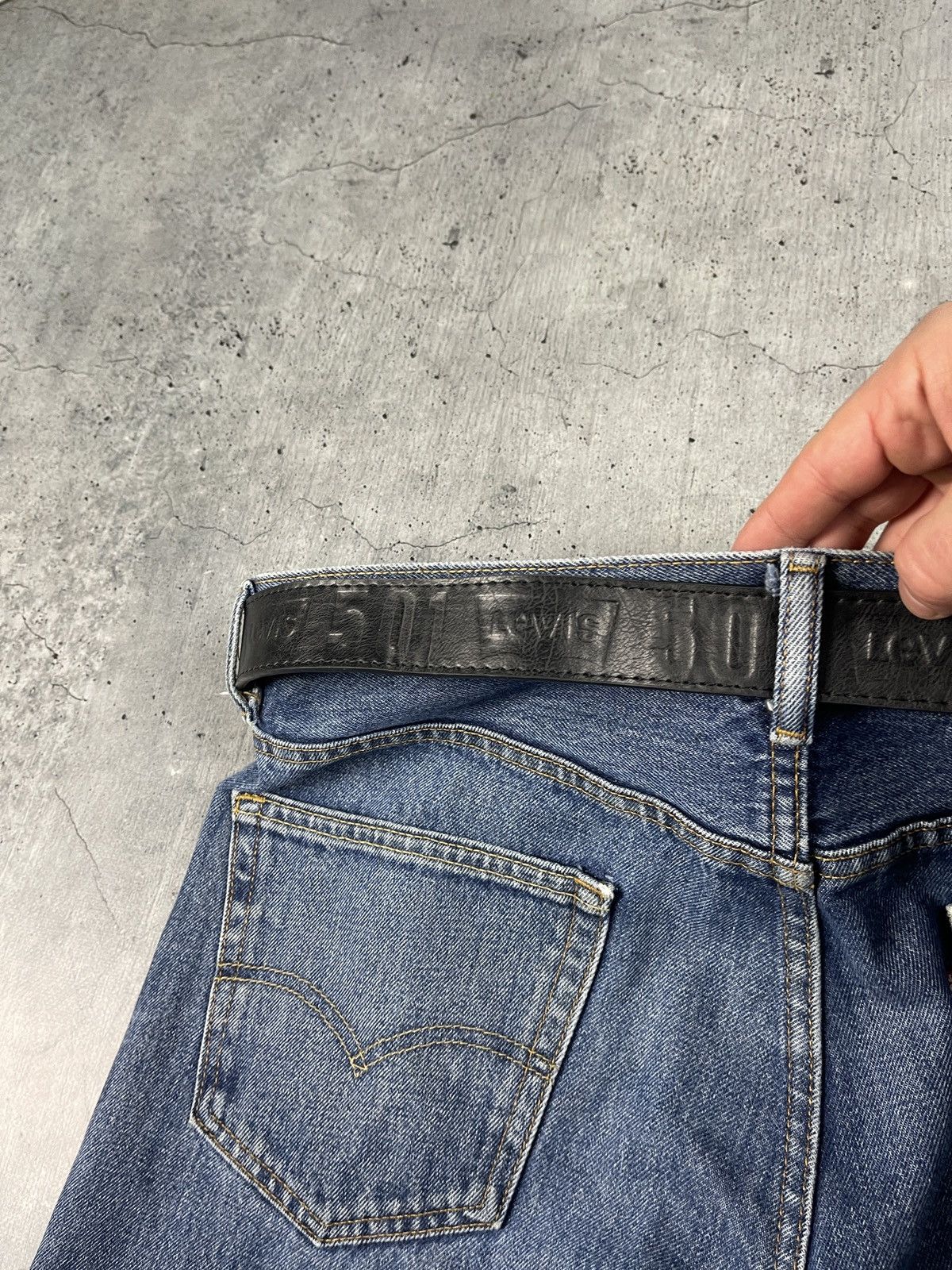 Levi's × Levi's Vintage Clothing × Vintage Vintage Levi's Black Leather Belt Size ONE SIZE - 7 Thumbnail