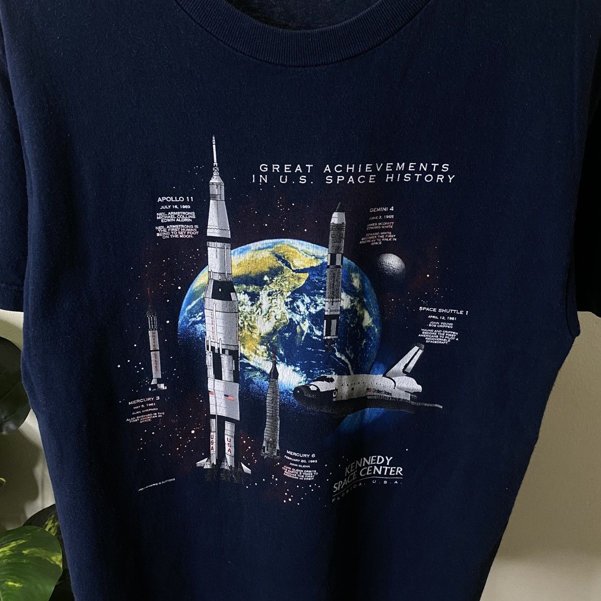 Vintage 1990s Kennedy Space Center NASA T Shirt Size US M / EU 48-50 / 2 - 2 Thumbnail