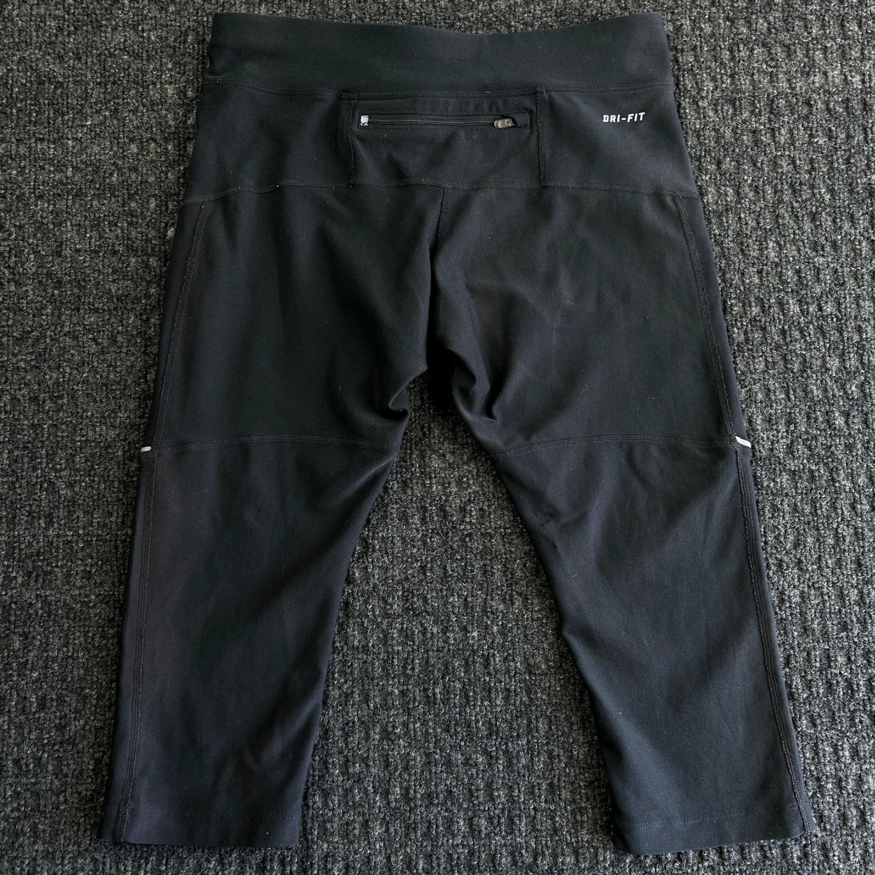 Nike Nike Dri-Fit Capri Leggings Womens S Black Drawstring Zip Pocket FAST SH Size 28" / US 6 / IT 42 - 3 Thumbnail