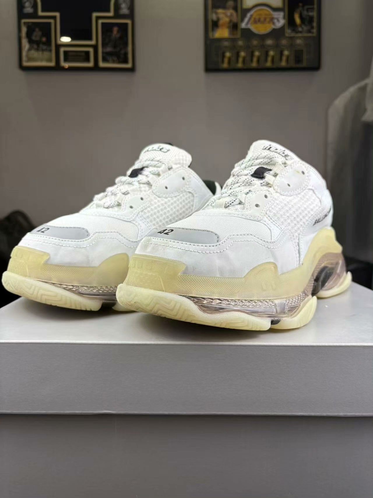 Balenciaga Balenciaga Lowtop Sneakers S Men Size US 10 / EU 43 - 1 Thumbnail