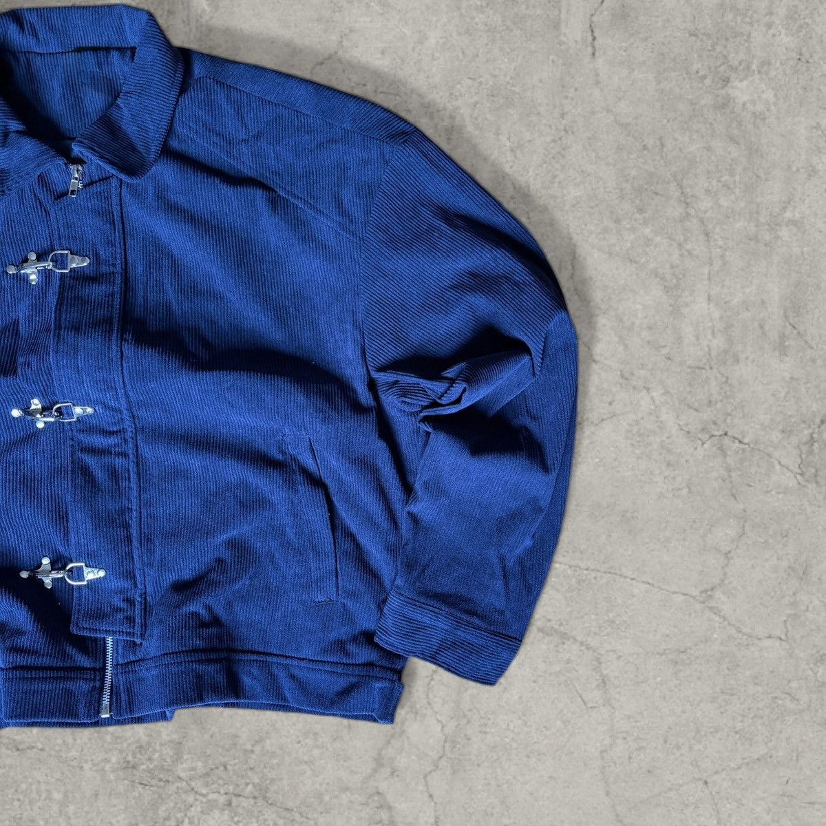 Japanese Brand Cool corduroy military jacket in blue with clasps. Size L Size US L / EU 52-54 / 3 - 3 Thumbnail