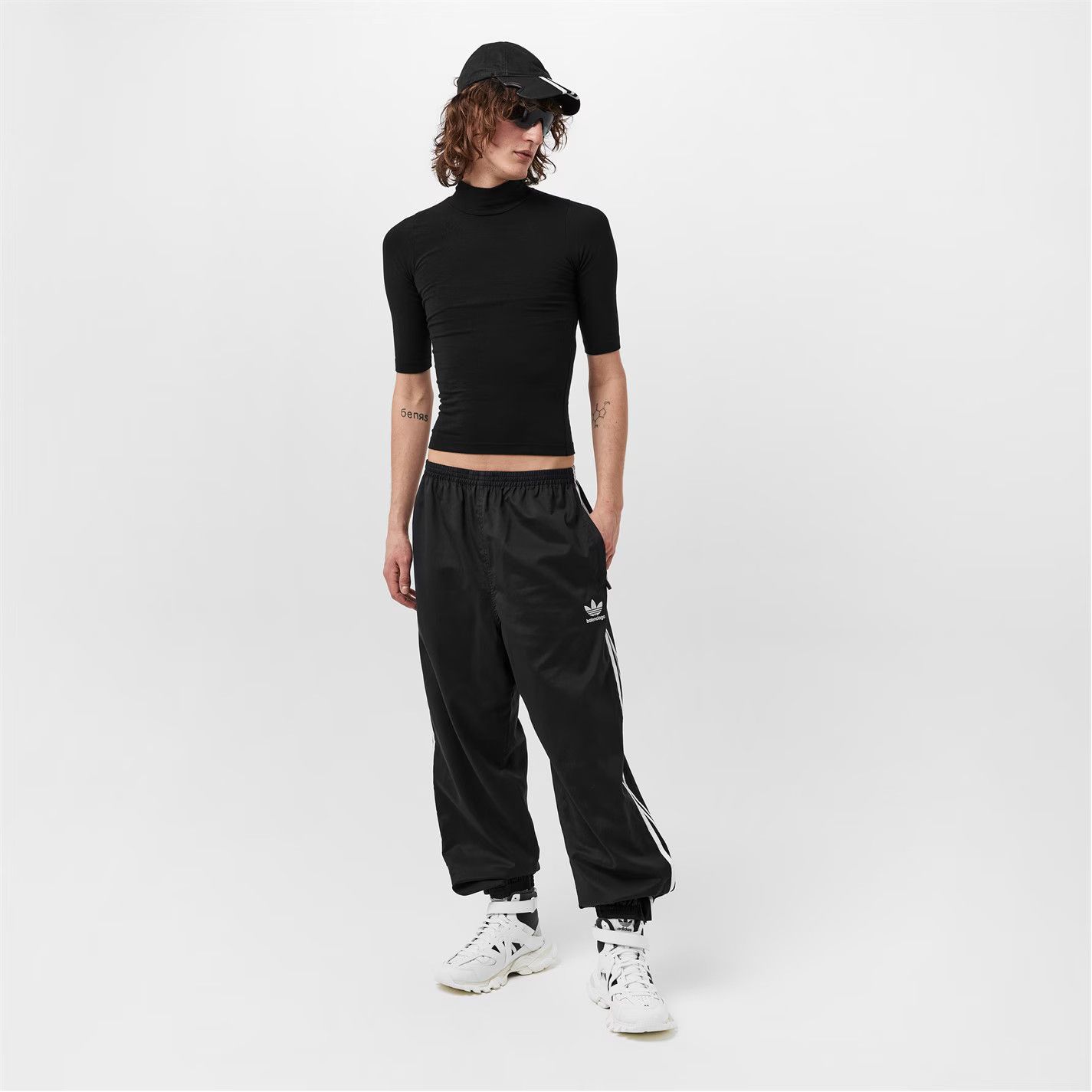 Balenciaga o1g2r1mq0226 Long Sleeve T-Shirt In Black Size US XXS / EU 40 - 6 Thumbnail