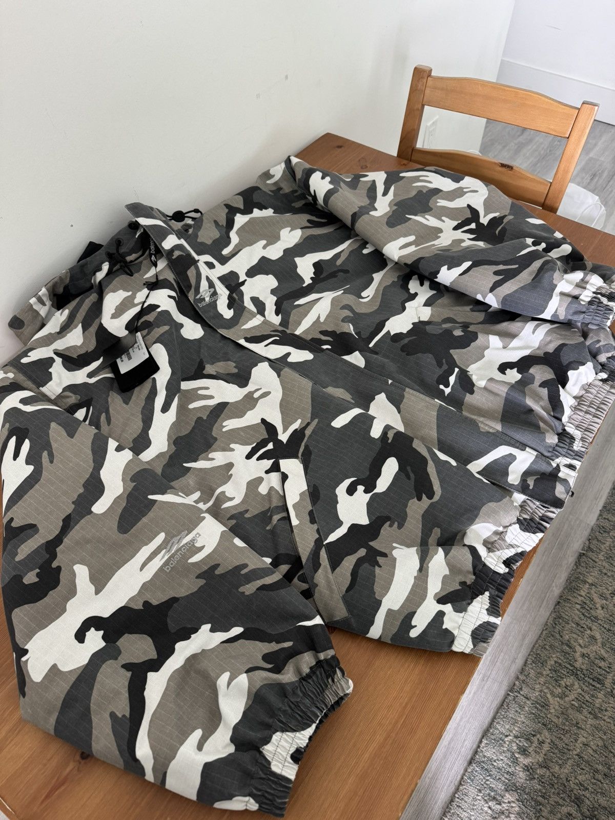 Balenciaga Balenciaga Ski Parka Grey Camo - Size L Size US L / EU 52-54 / 3 - 2 Thumbnail