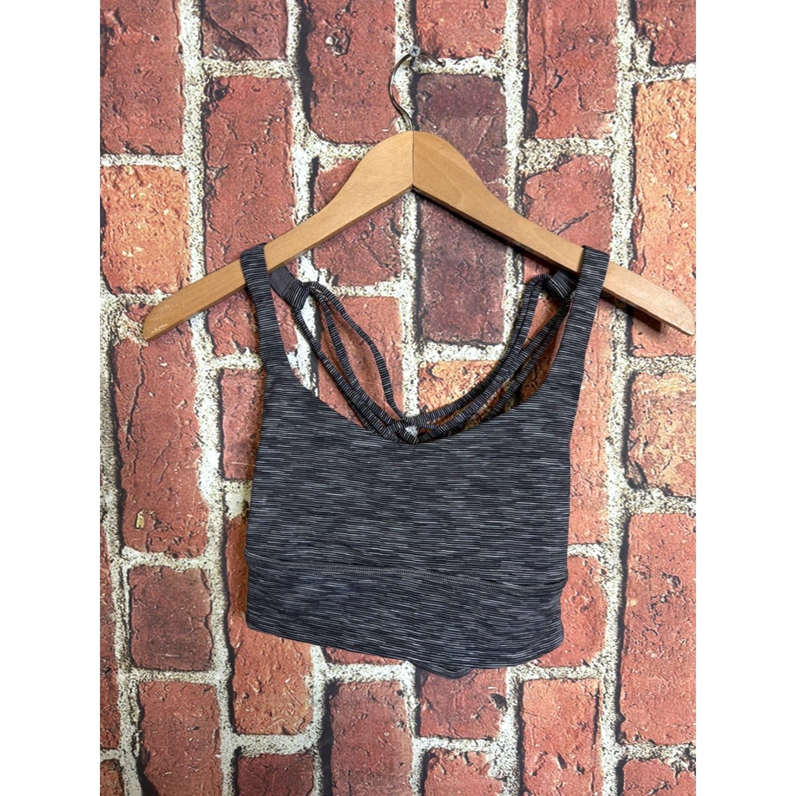 Lululemon Lululemon Gray Black Striped Energy Sports Bra Size 6 Size ONE SIZE - 2 Thumbnail