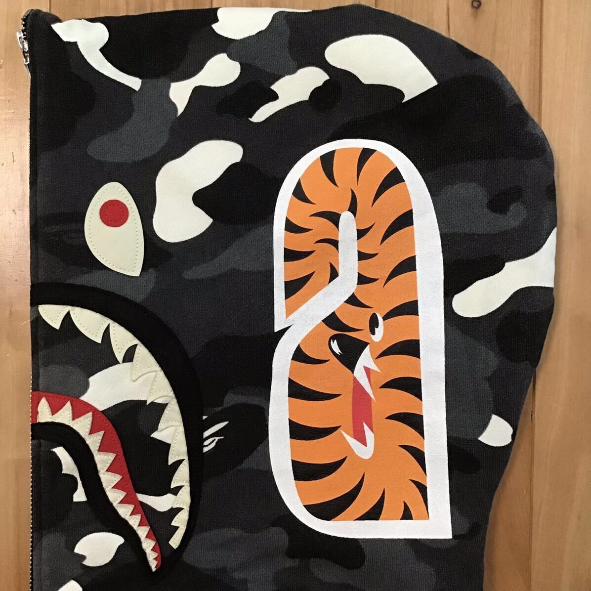 Bape 💫Glow in the dark💫 BAPE City camo shark full zip hoodie APE Size US S / EU 44-46 / 1 - 6 Thumbnail