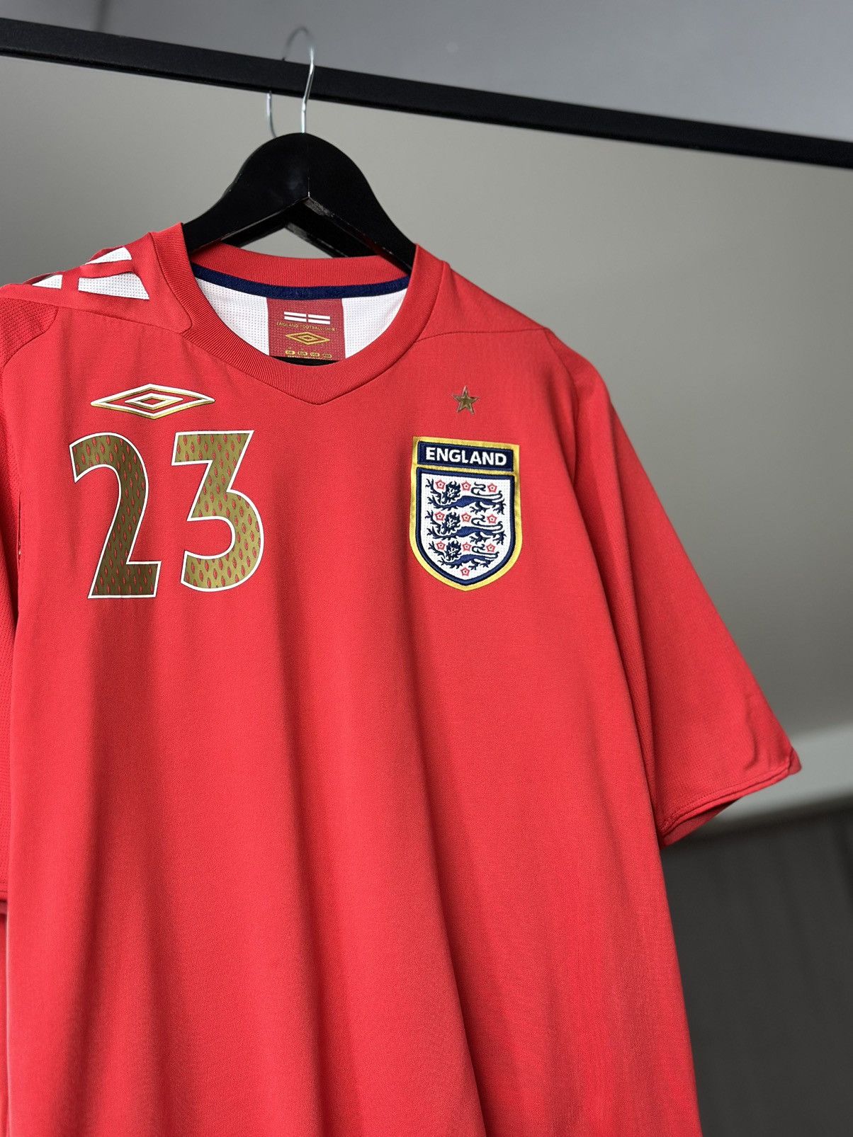 Umbro ENGLAND 2006 2008 AWAY FOOTBALL SHIRT SOCCER JERSEY WALCOTT Size US M / EU 48-50 / 2 - 3 Thumbnail