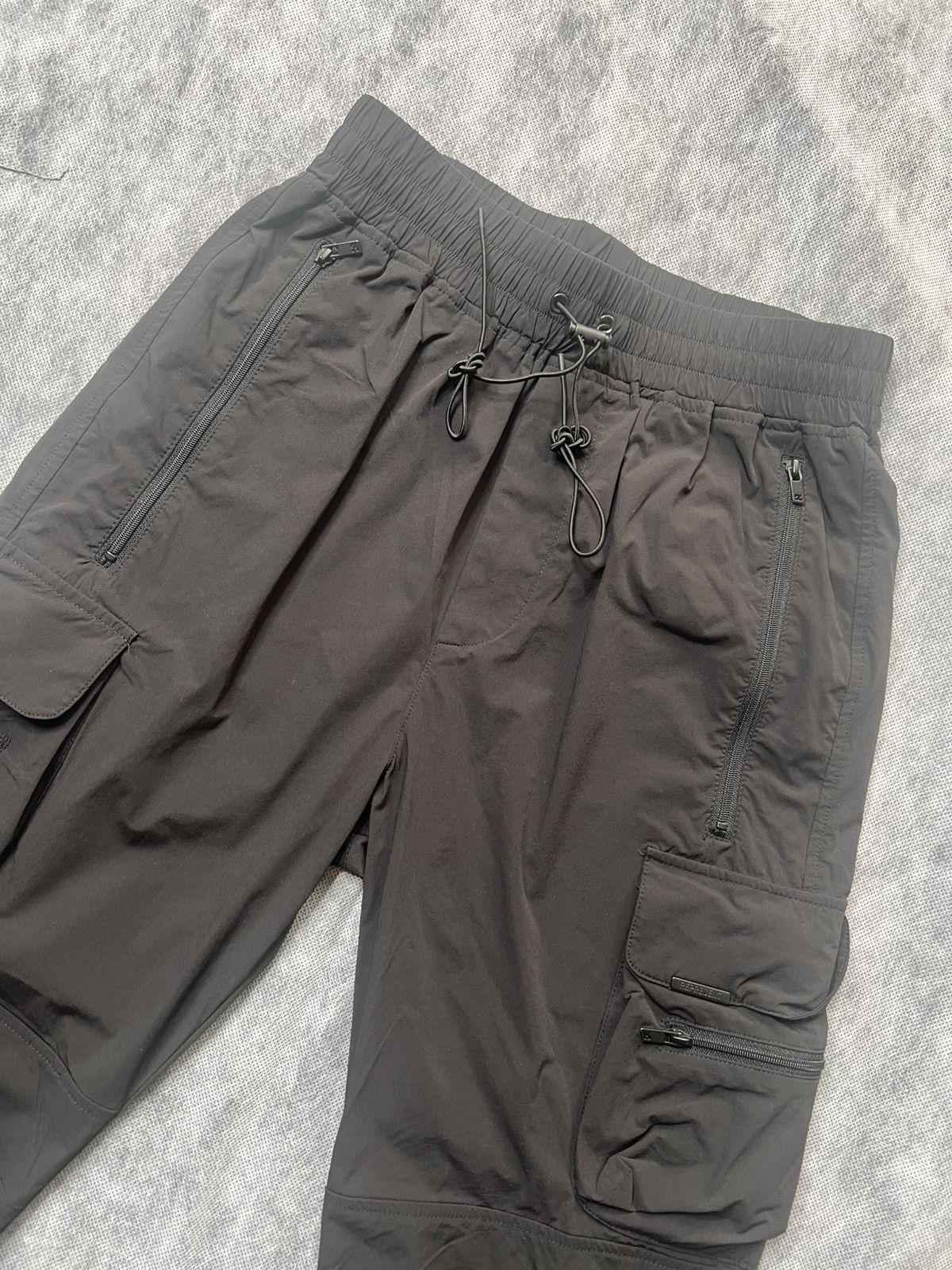 Represent Clo. Represent 247 nylon pants Size US 27 - 2 Thumbnail