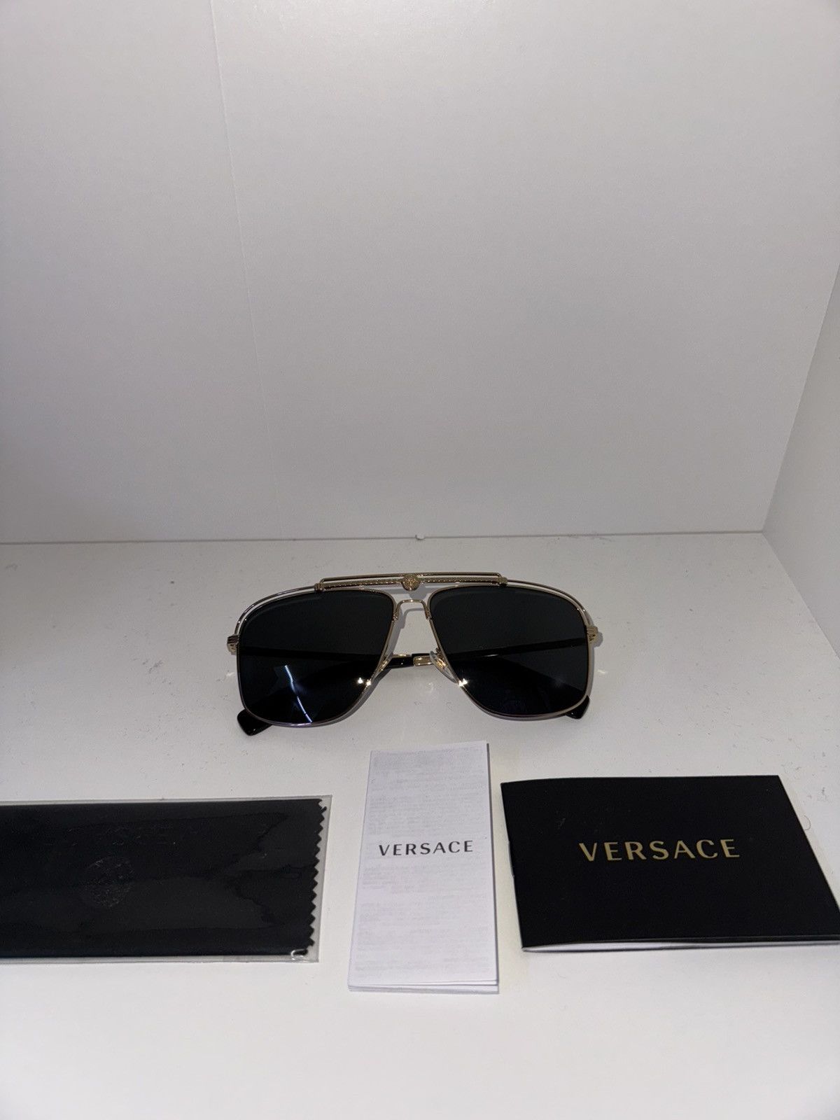 Versace Versace V2242 Sunglasses Size ONE SIZE - 2 Thumbnail