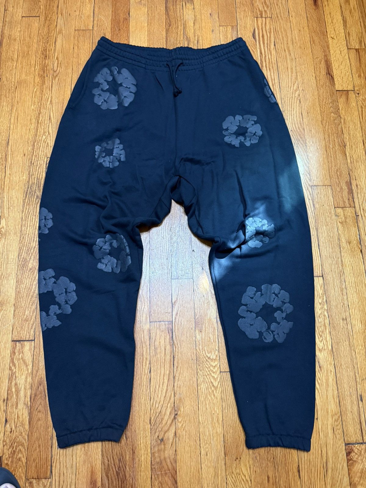 DENIM TEARS Denim Tears Monochrome Sweatpants Size XXL Size US 38 / EU 54 - 1 Thumbnail