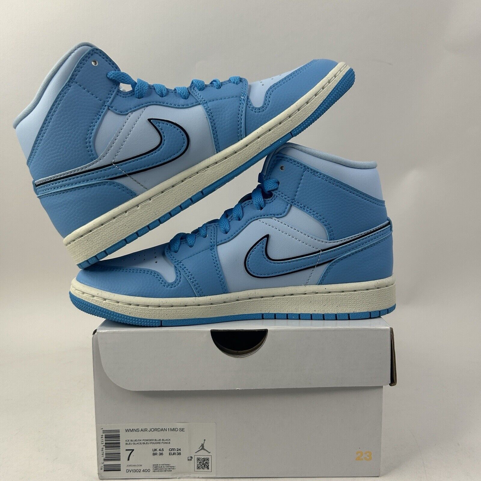 Nike Nike Air Jordan 1 Mid SE WMNS “UNC/Ice Blue” 2024 Size US 7 / IT 37 - 3 Thumbnail