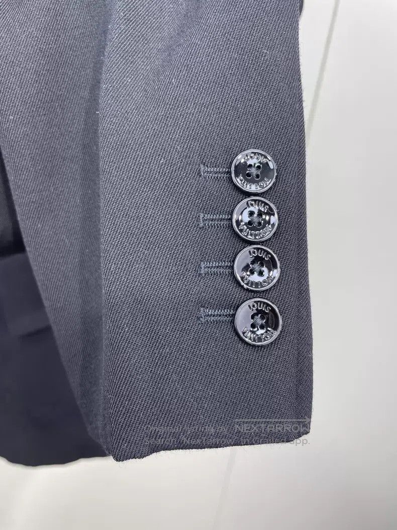 Louis Vuitton Louis Vuitton Black show style suit jacket Size US M / EU 48-50 / 2 - 3 Thumbnail