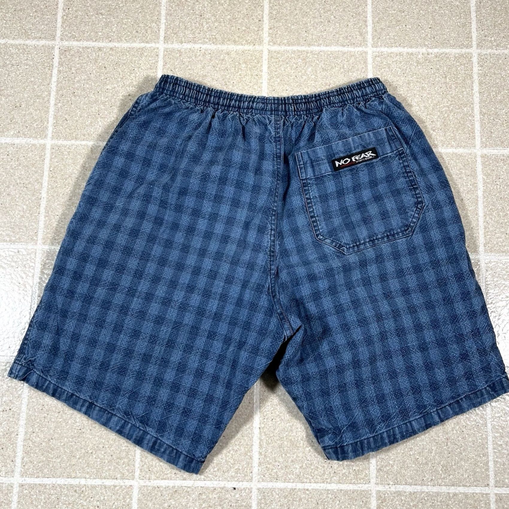 No Fear VINTAGE No Fear Denim Shorts Grunge Checkerboard M Blue Men Waist 12in Inseam 10in Size US 31 - 4 Thumbnail