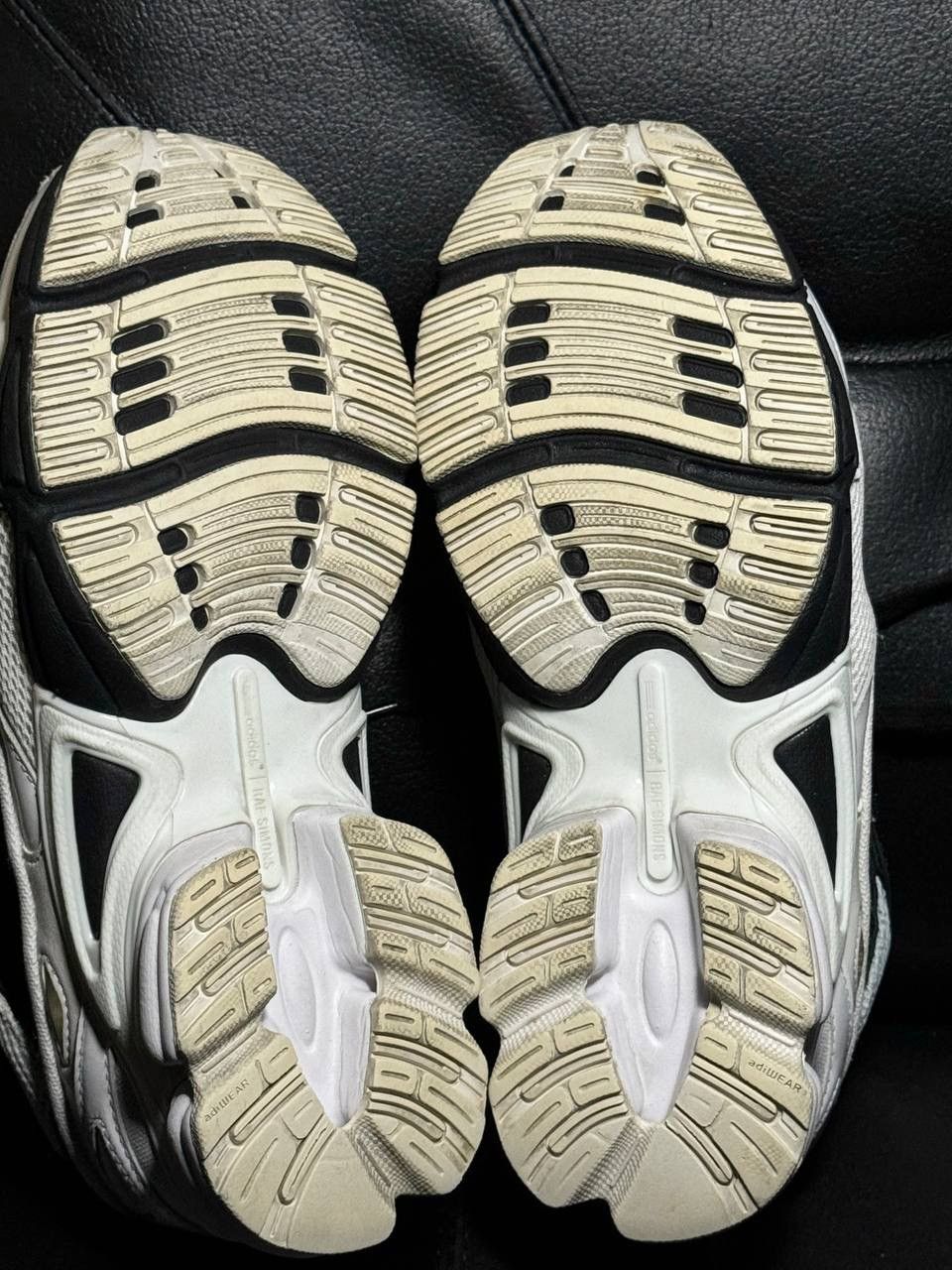 Adidas × Raf Simons Adidas Raf Simons Ozweego Replicant white black Size US 5.5 / EU 38 - 9 Thumbnail