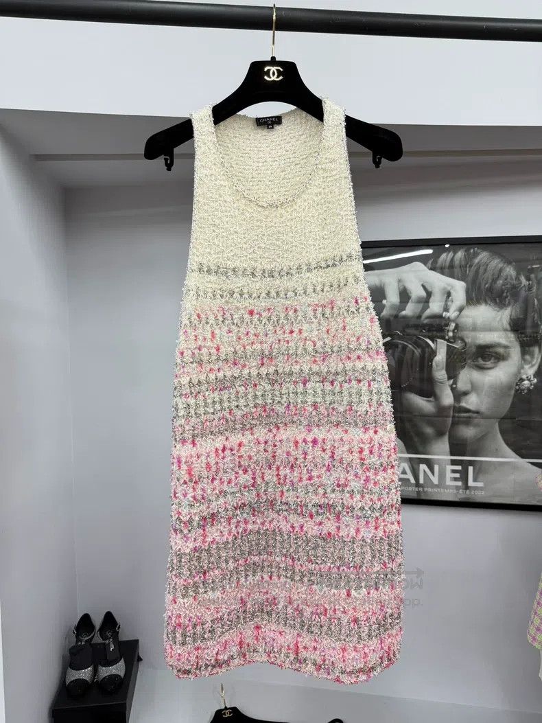 Chanel Chanel Waterfall series pink tweed sequin dress Size XS / US 0-2 / IT 36-38 - 1 Thumbnail