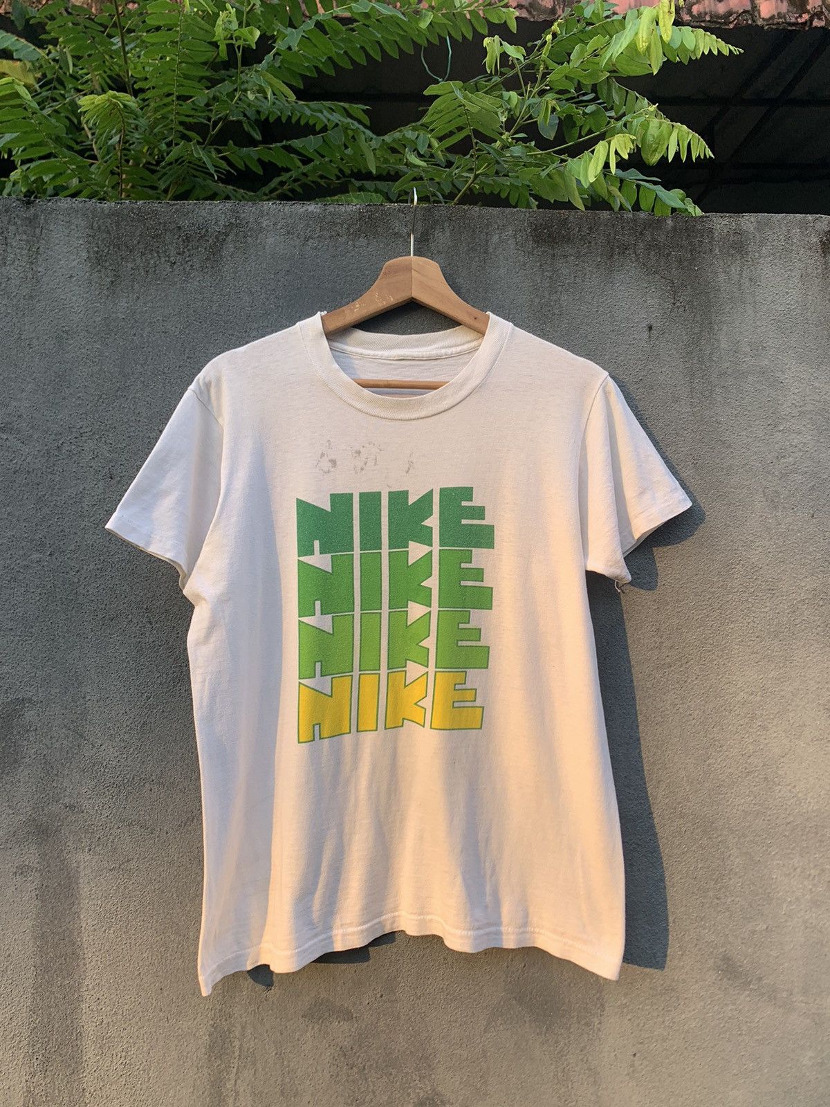 Nike Vintage 70s Nike Block Marathon shirt Size US S / EU 44-46 / 1 - 1 Thumbnail