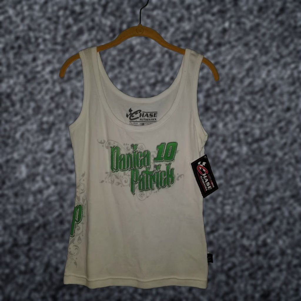 Chase Authentics Chase Authentics Danica Patrick Womens Tank Top XS White Green NASCAR #10 Shirt Sleeveless) Size XS / US 0-2 / IT 36-38 - 1 Thumbnail