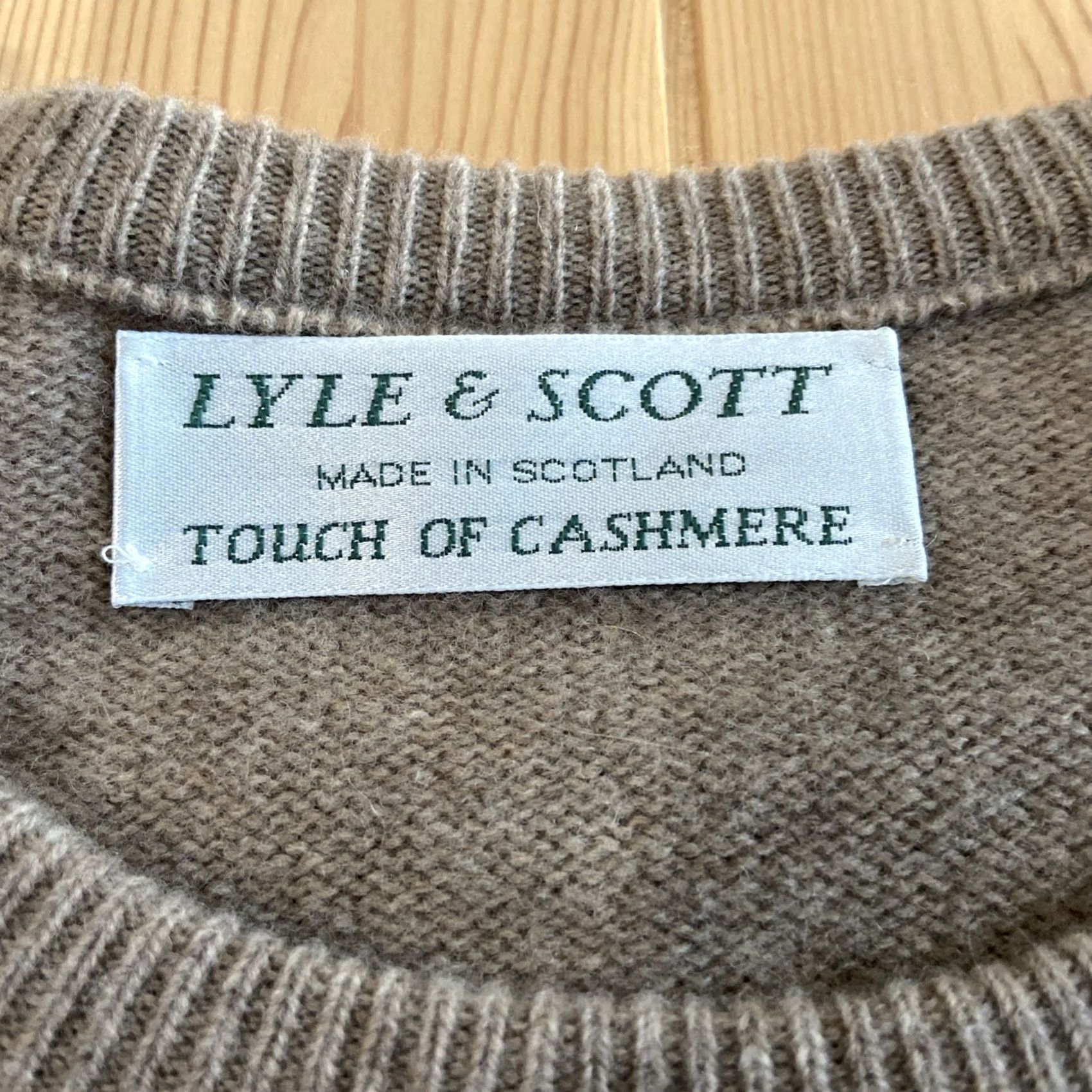 Lyle & Scott Lyle & Scott Wool Cashmere Blend Sweater Medium Brown geometric Crewneck Size US M / EU 48-50 / 2 - 2 Thumbnail