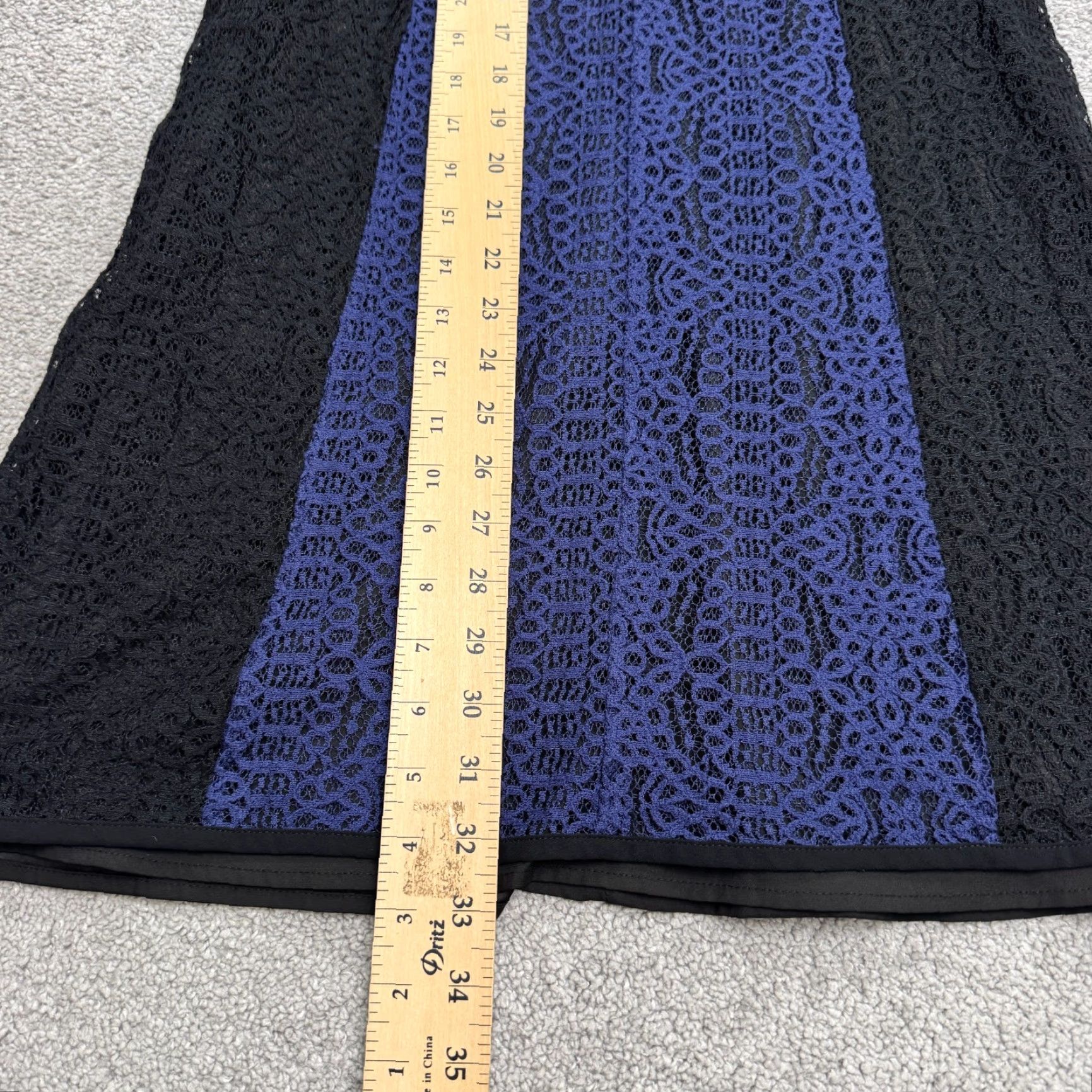 Armani Exchange A|X Armani Exchange Colorblock Lace Shift Dress Womens Small Blue Black V-Neck Size S / US 4 / IT 40 - 7 Thumbnail